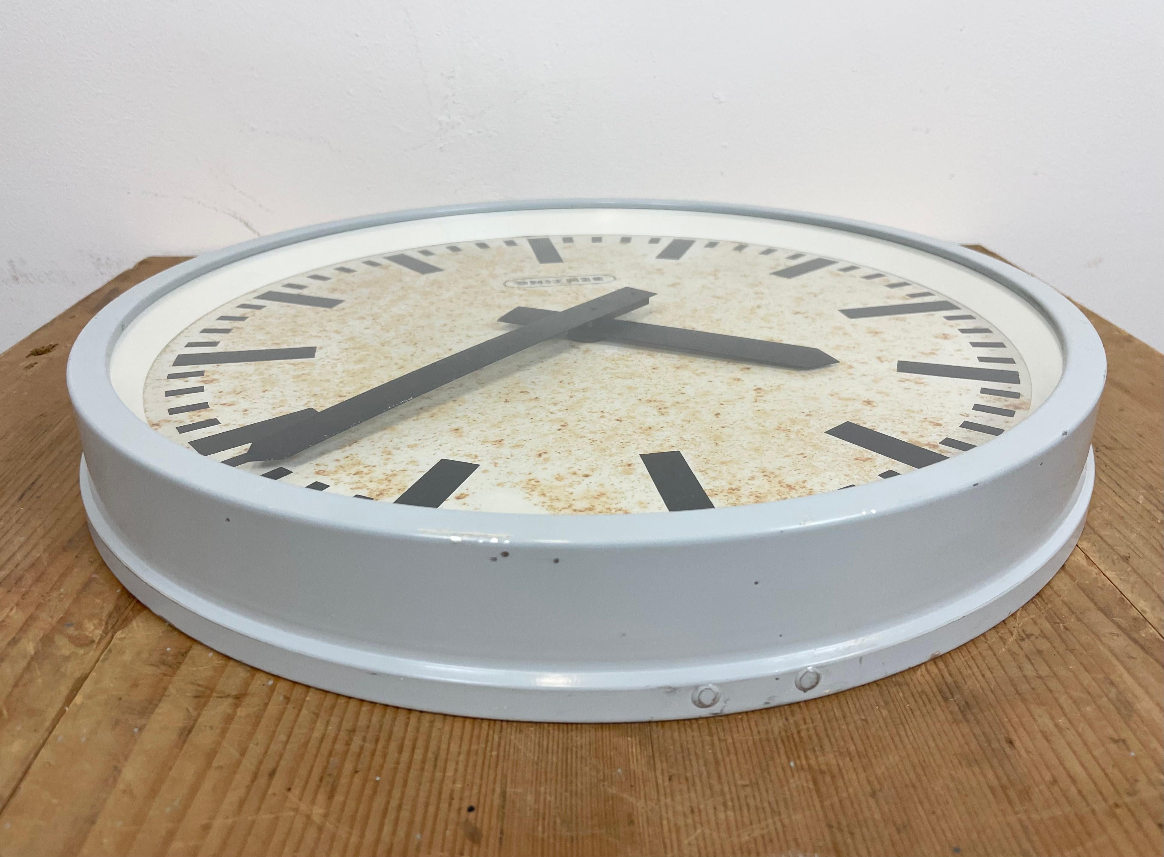Grey Industrial Wall Clock from Benzing, 1960s For Sale 4