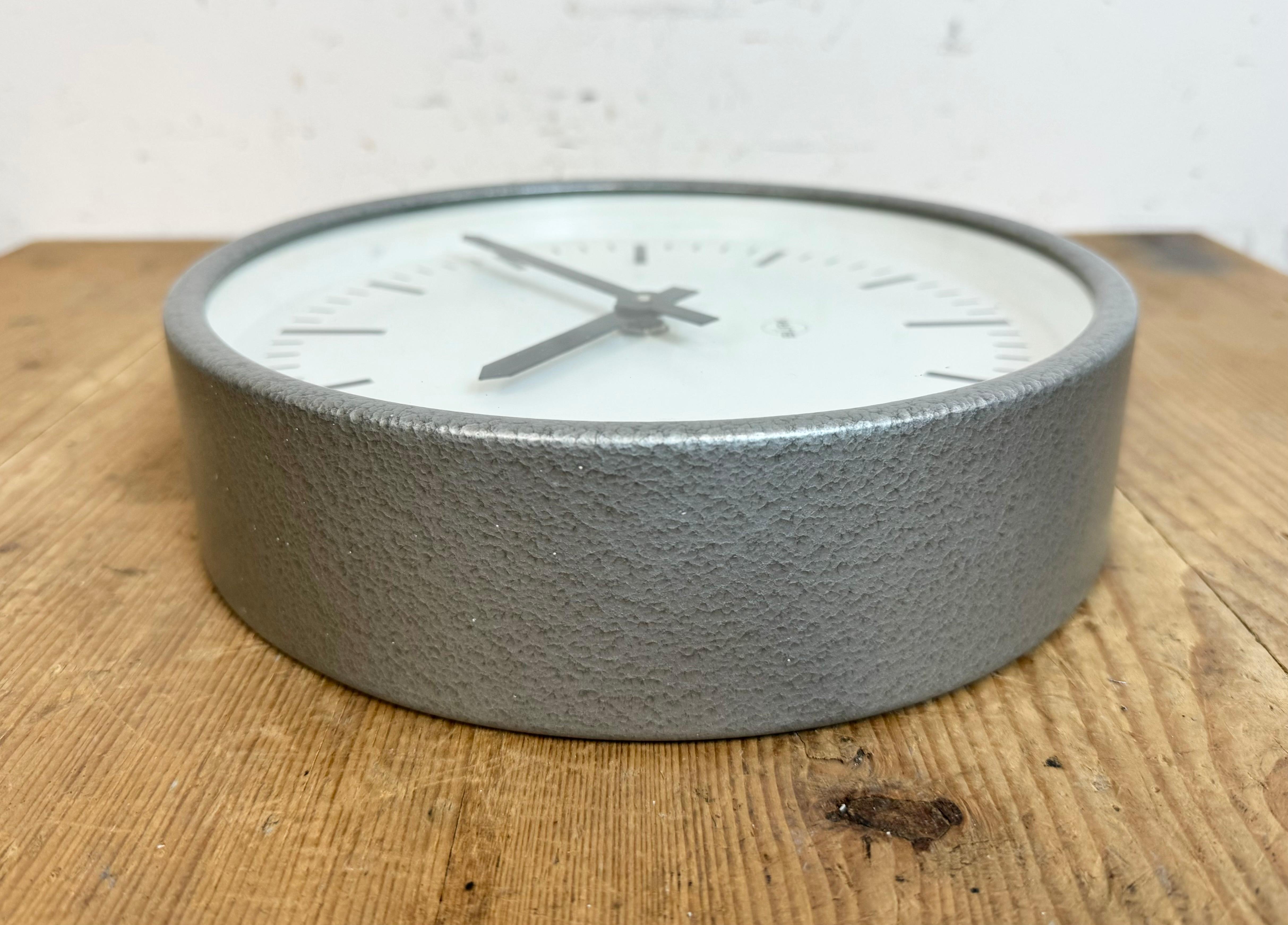 Grey Industrial Wall Clock from Burk, 1970s For Sale 5