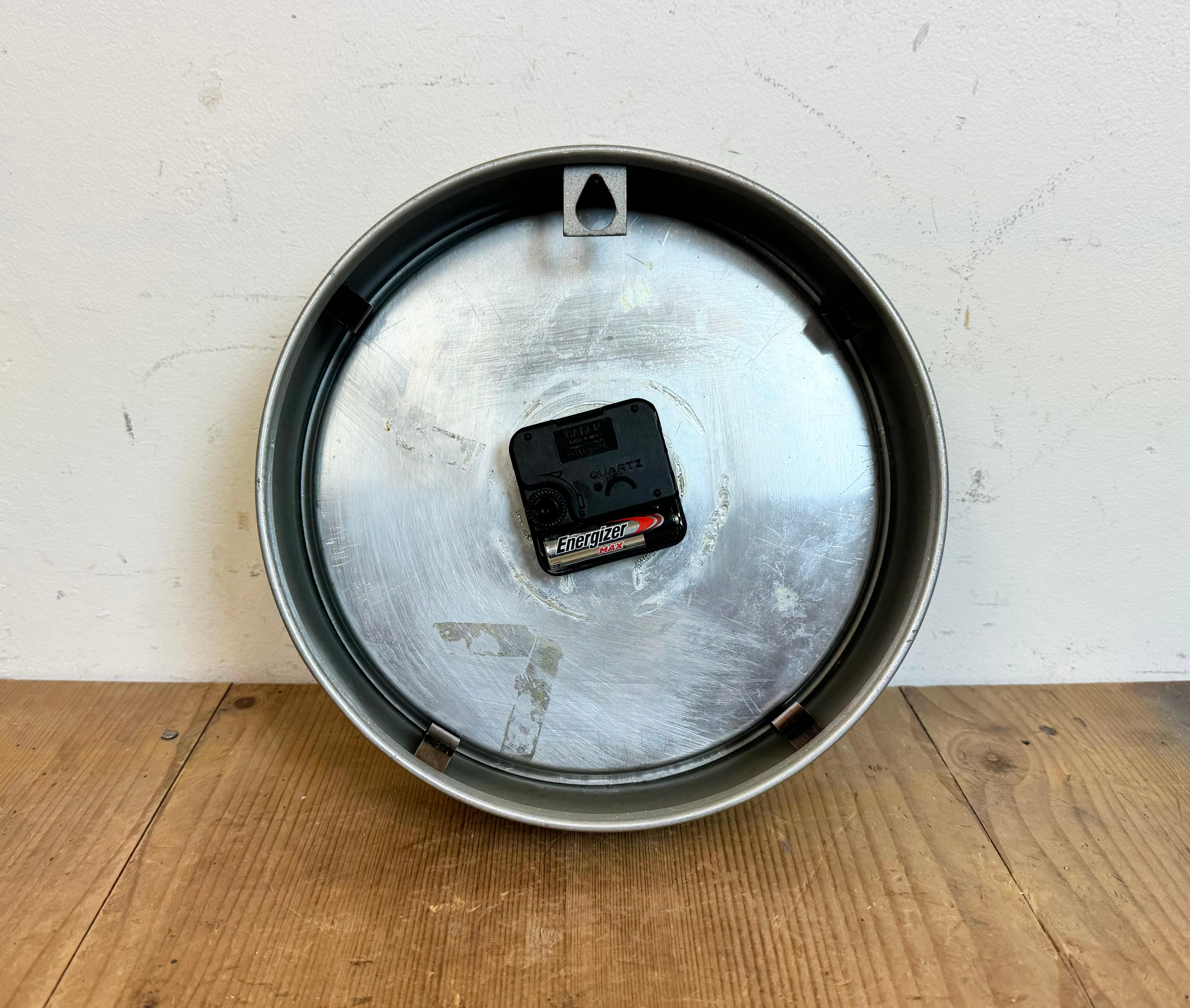Grey Industrial Wall Clock from Burk, 1970s For Sale 6