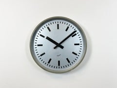 Horloge murale industrielle grise d'Ericsson, années 1960