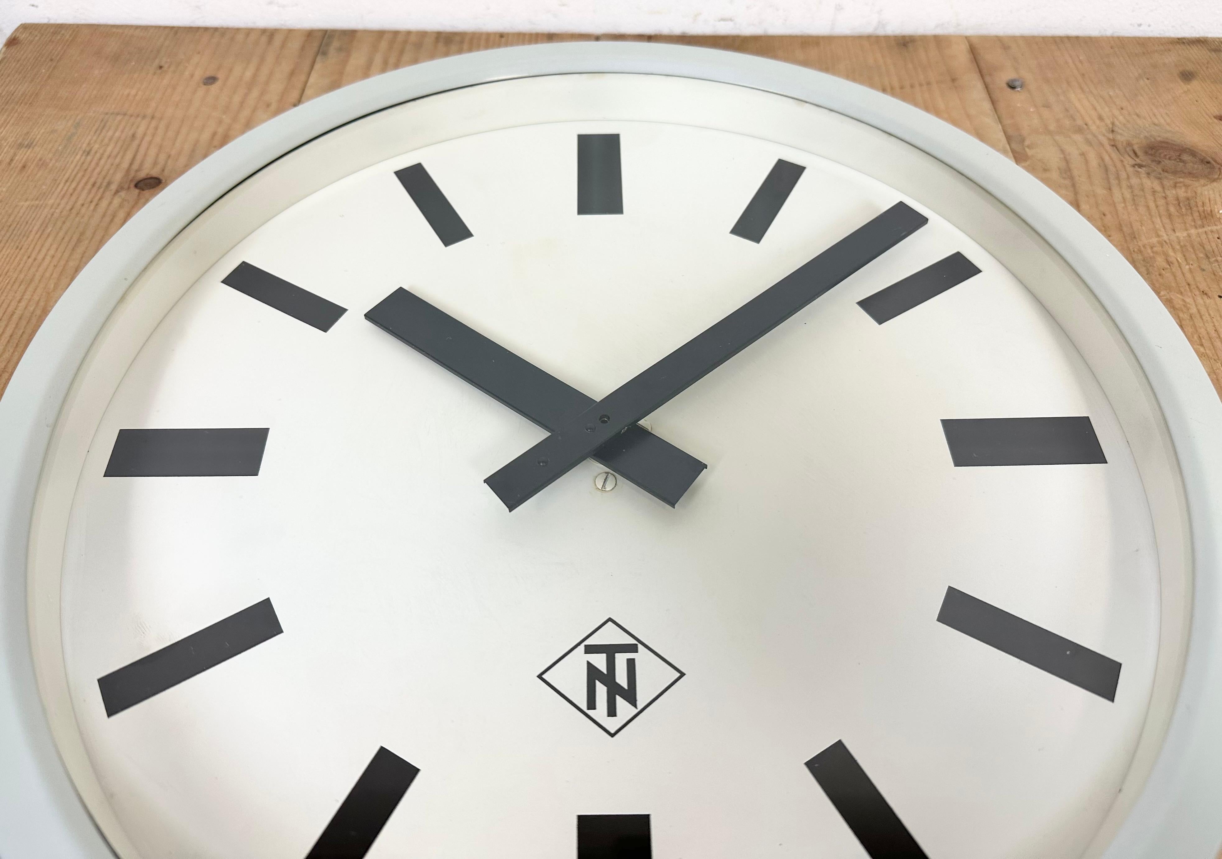 Grey Industrial Wall Clock from TN, 1960s For Sale 1