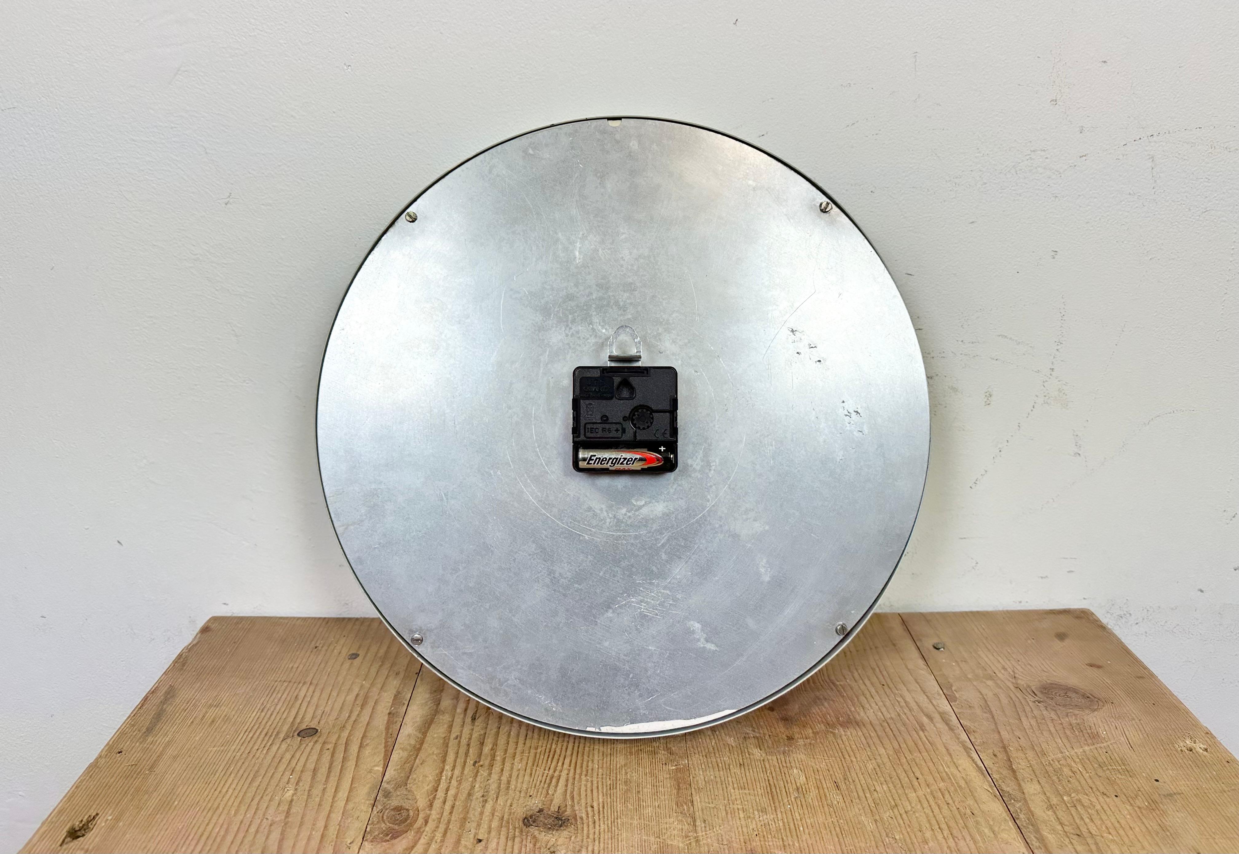 Grey Industrial Wall Clock from TN, 1960s For Sale 6