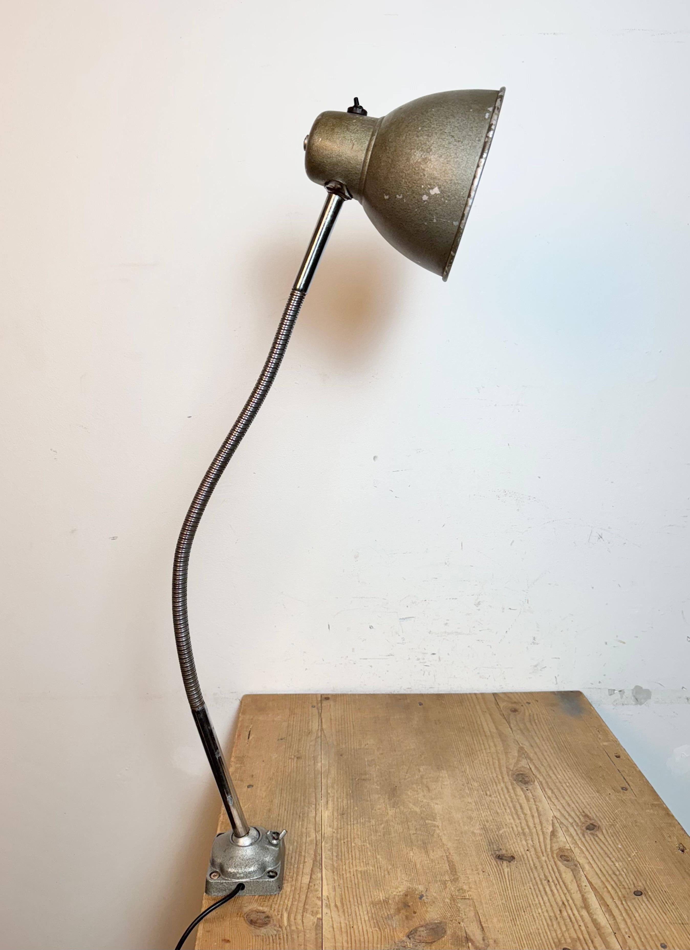Grey Industrial Workshop Gooseneck Table Lamp, 1960s For Sale 11