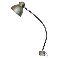 Lampada da tavolo a collo d'oca da officina industriale grigia, anni '60