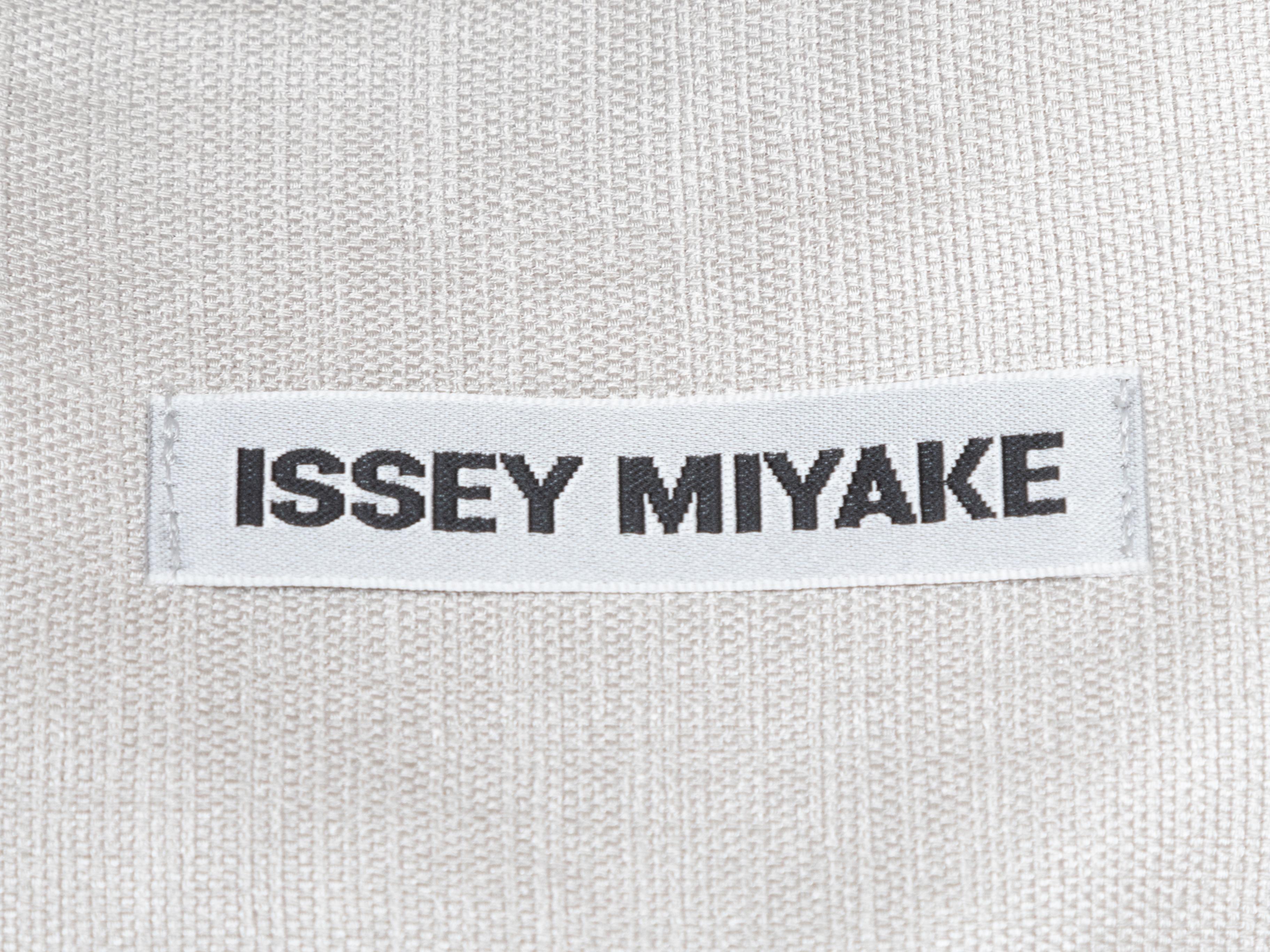 Women's or Men's Grey Issey Miyake Linen Pleated Skirt For Sale