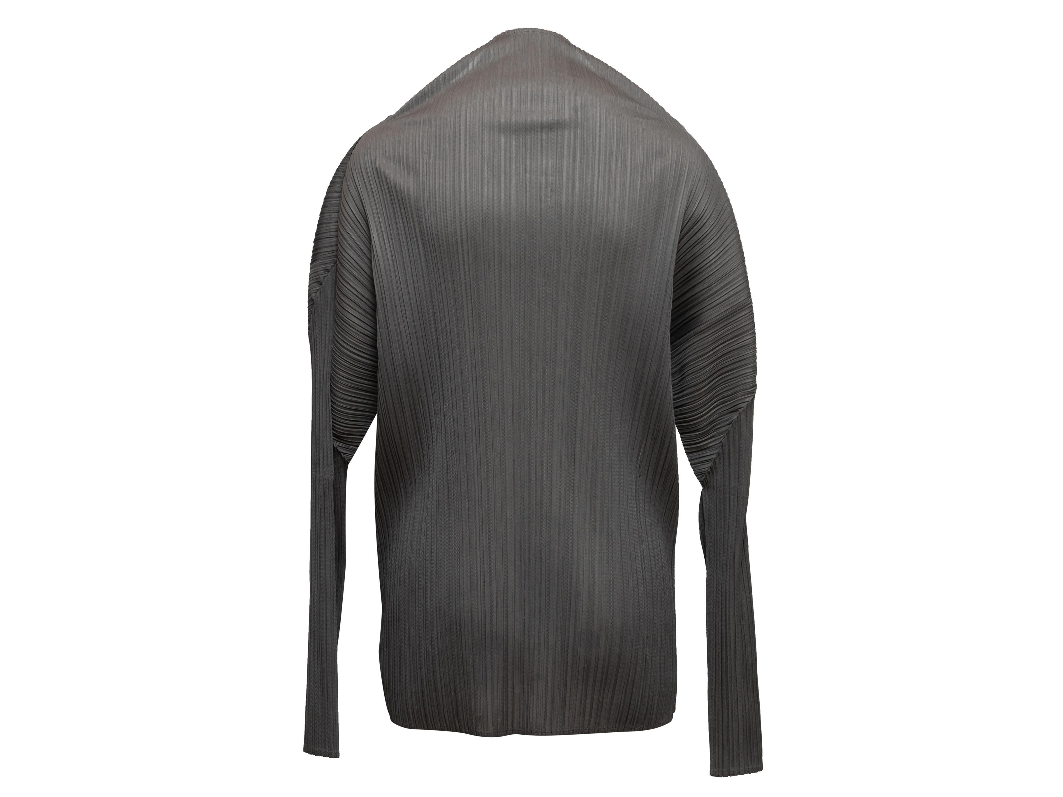 Grey Issey Miyake Long Sleeve Plisse Top Size US M In Good Condition For Sale In New York, NY