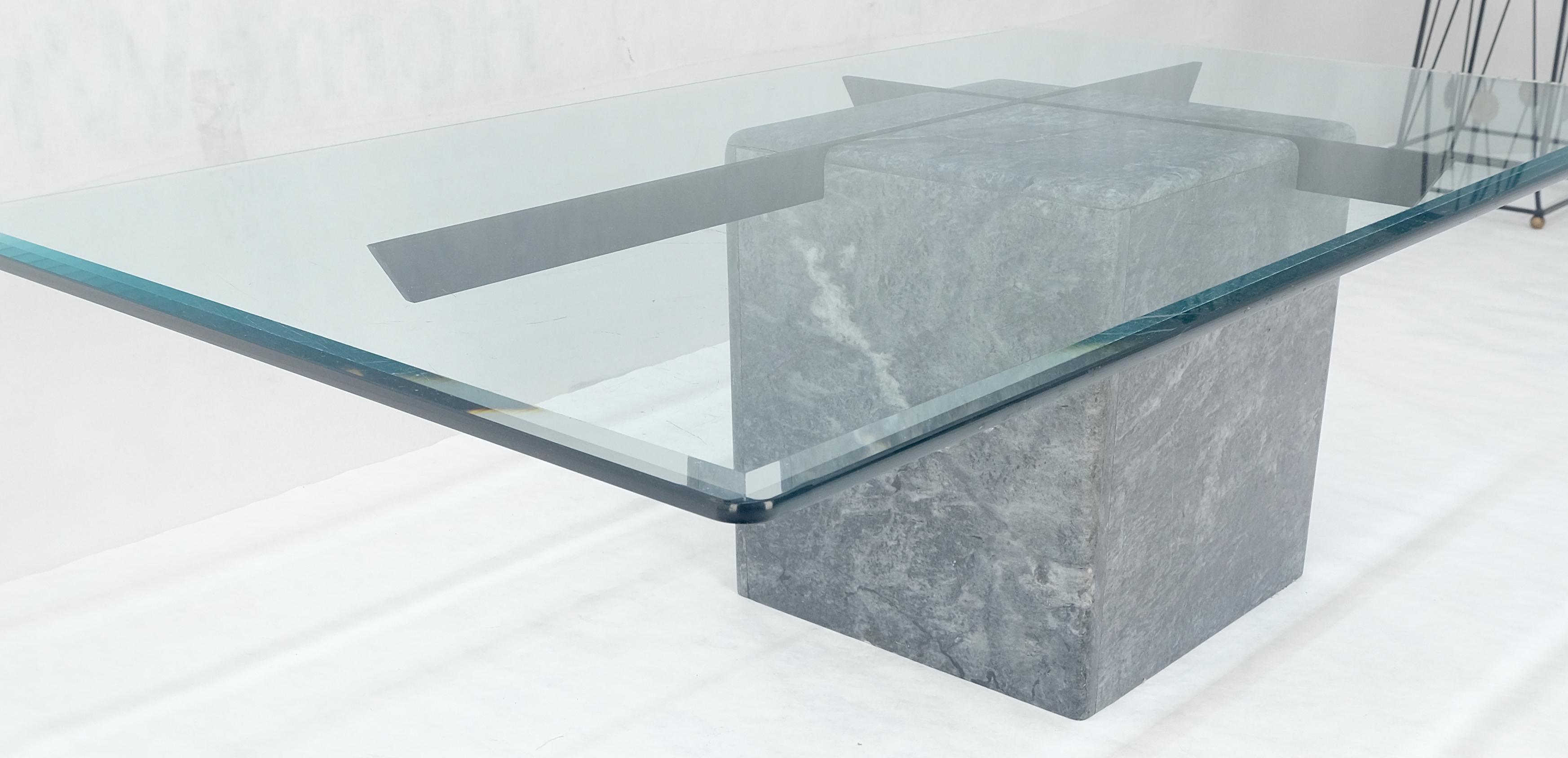 Mármol italiano gris Base en forma de cubo 30x50 Tapa rectangular de cristal Mesa de centro LIMPIA en venta 4