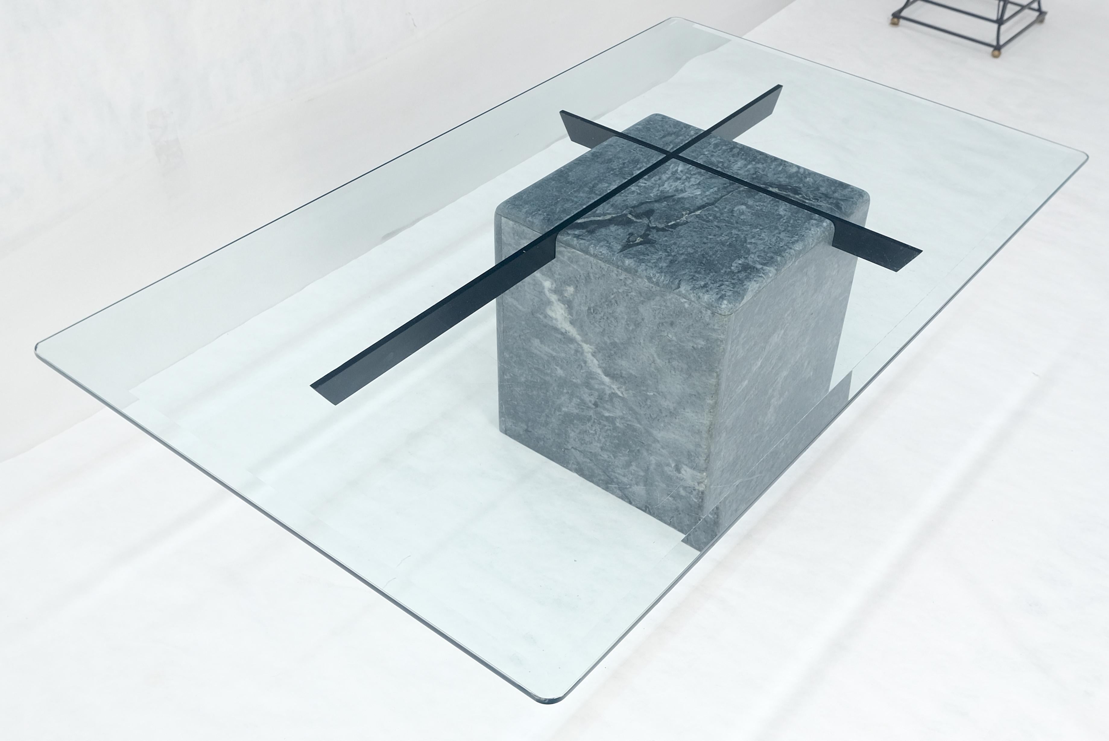 Mármol italiano gris Base en forma de cubo 30x50 Tapa rectangular de cristal Mesa de centro LIMPIA en venta 5