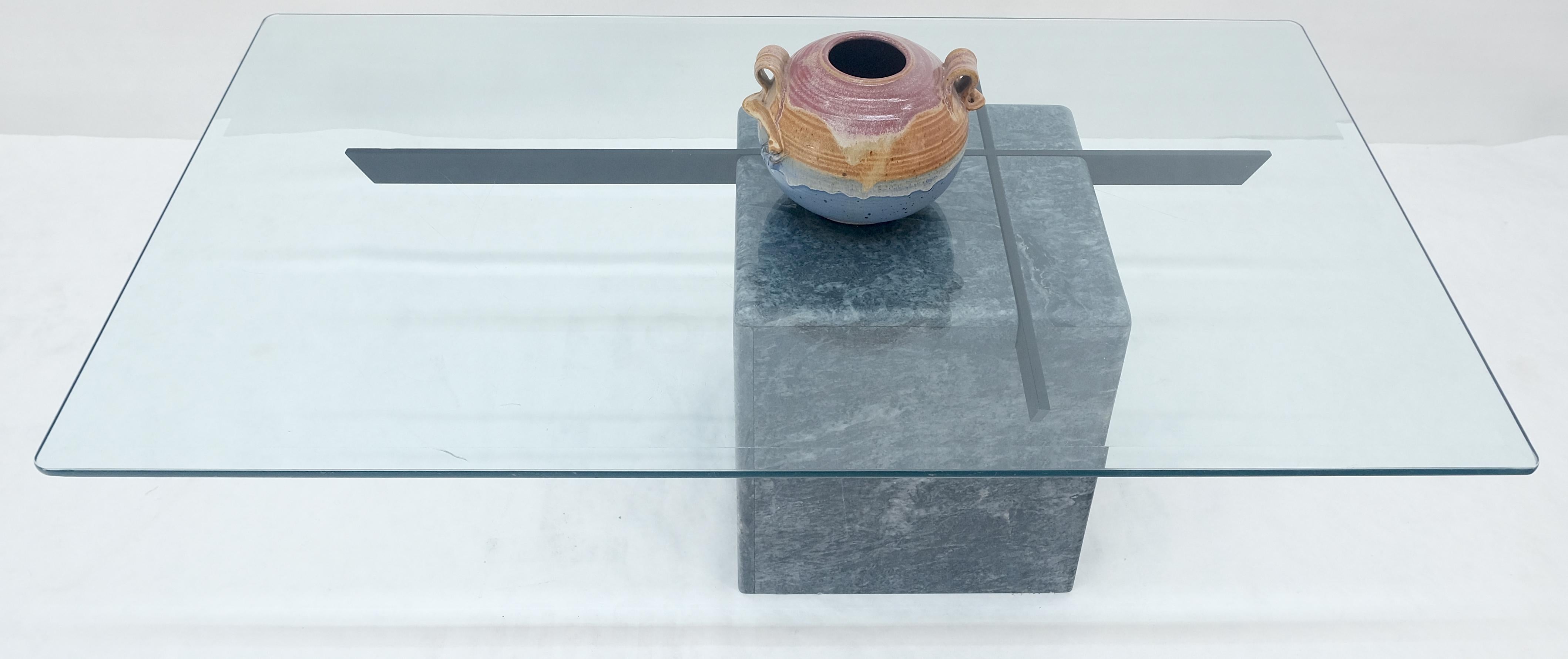 Mármol italiano gris Base en forma de cubo 30x50 Tapa rectangular de cristal Mesa de centro LIMPIA en venta 8
