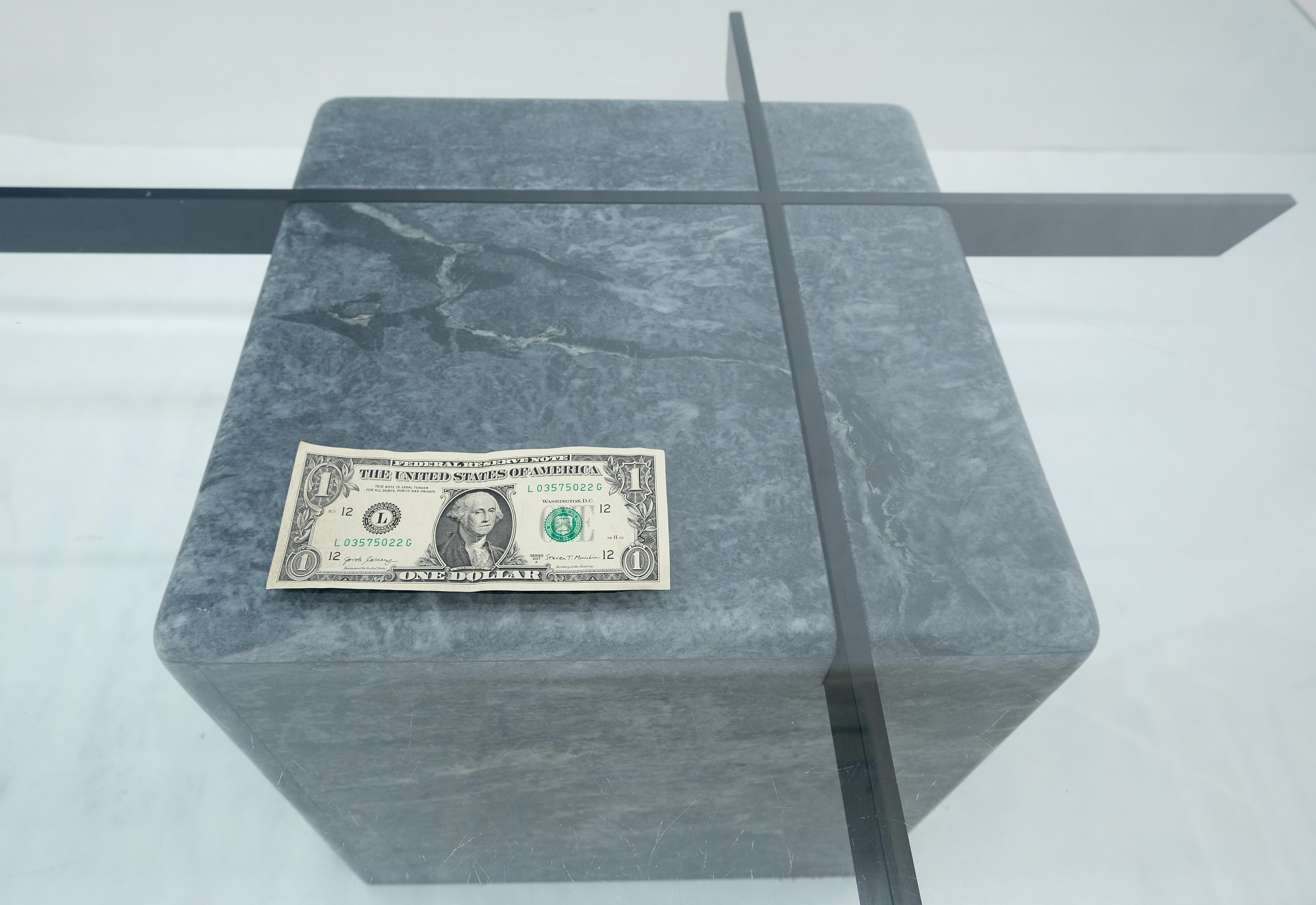 Mármol italiano gris Base en forma de cubo 30x50 Tapa rectangular de cristal Mesa de centro LIMPIA en venta 9