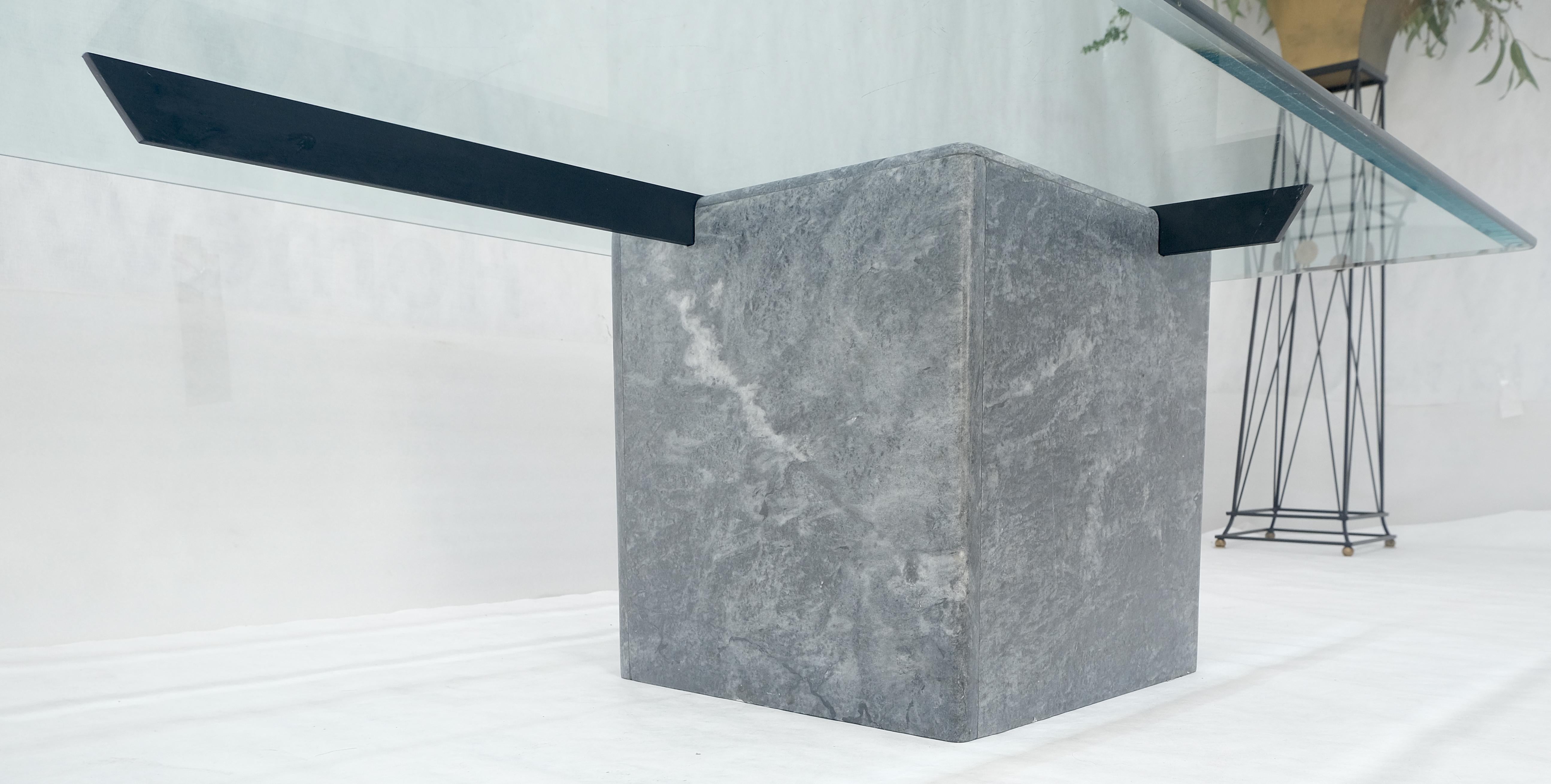 Mármol italiano gris Base en forma de cubo 30x50 Tapa rectangular de cristal Mesa de centro LIMPIA Moderno de mediados de siglo en venta