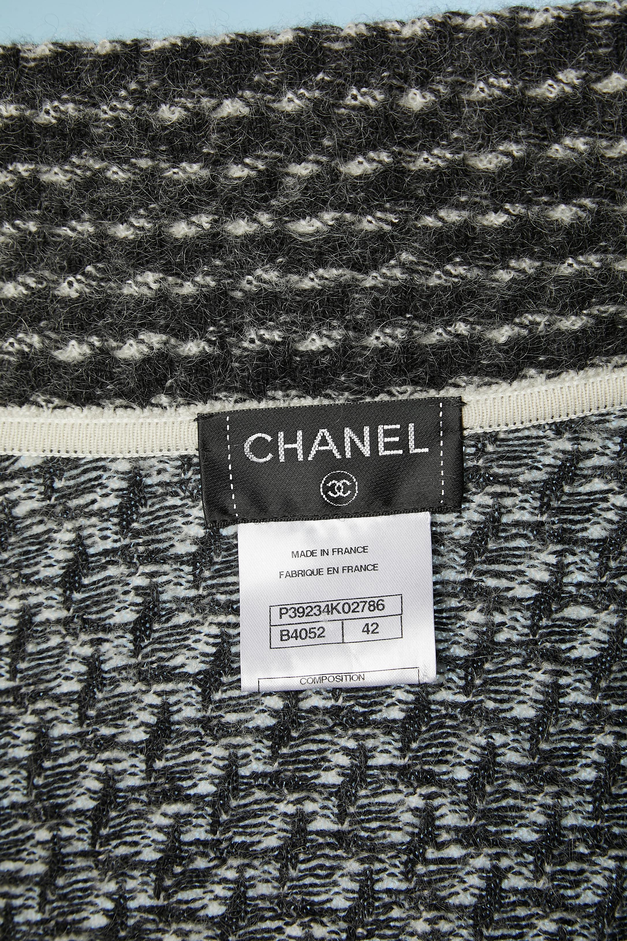 Grey jacquard cashmere and mohair jacket and skirt with aluminium inset Chanel  For Sale 3