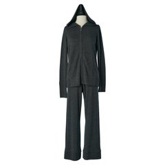 Maglia grigia senza maniche, felpa con cappuccio e pantaloni ESCADA Sport