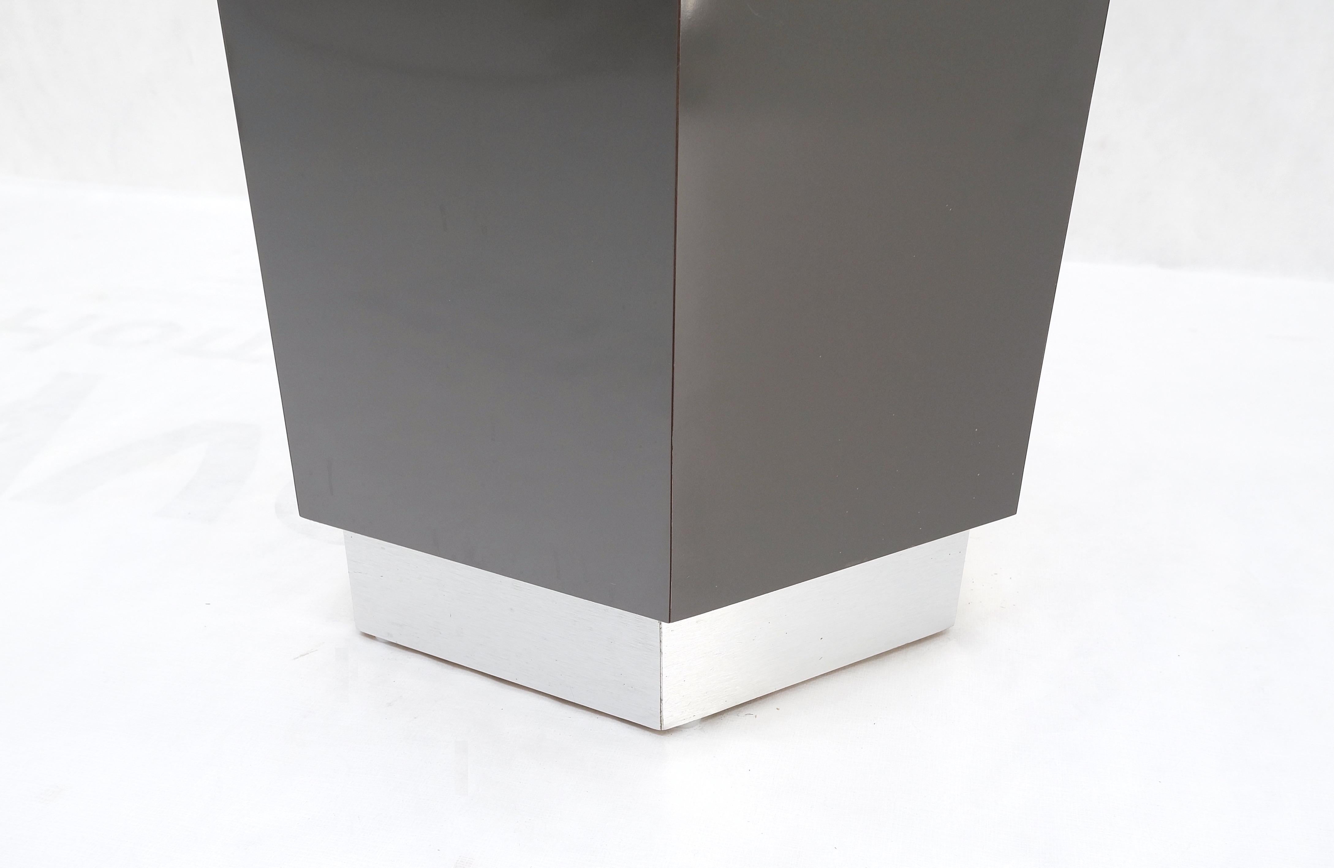 20th Century Grey Laminate Aluminum Base Hexagon Shape Mid-Century Modern Pedestal For Sale