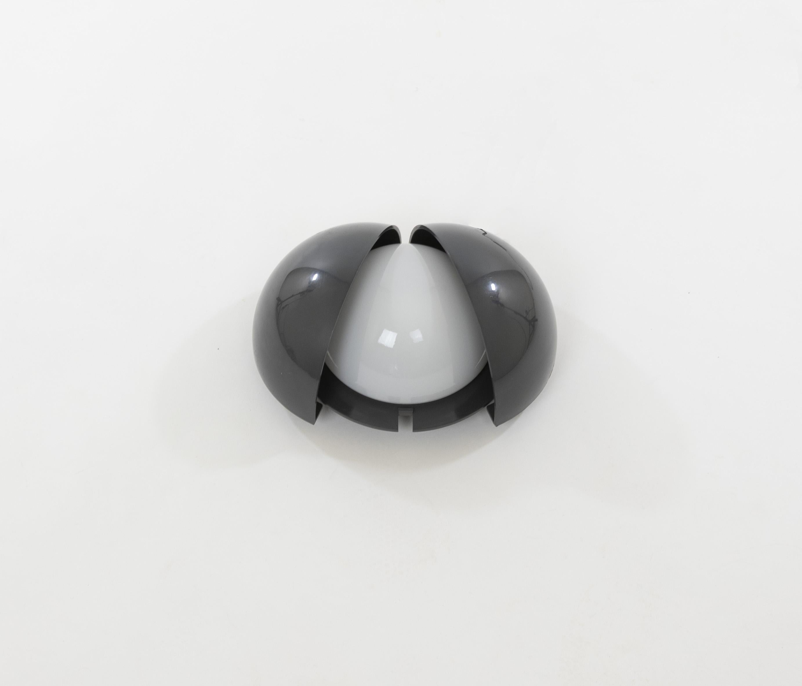 Lámpara de pared Lampira gris de G.P.A. Monti para Fontana Arte, años 1970 Italiano en venta