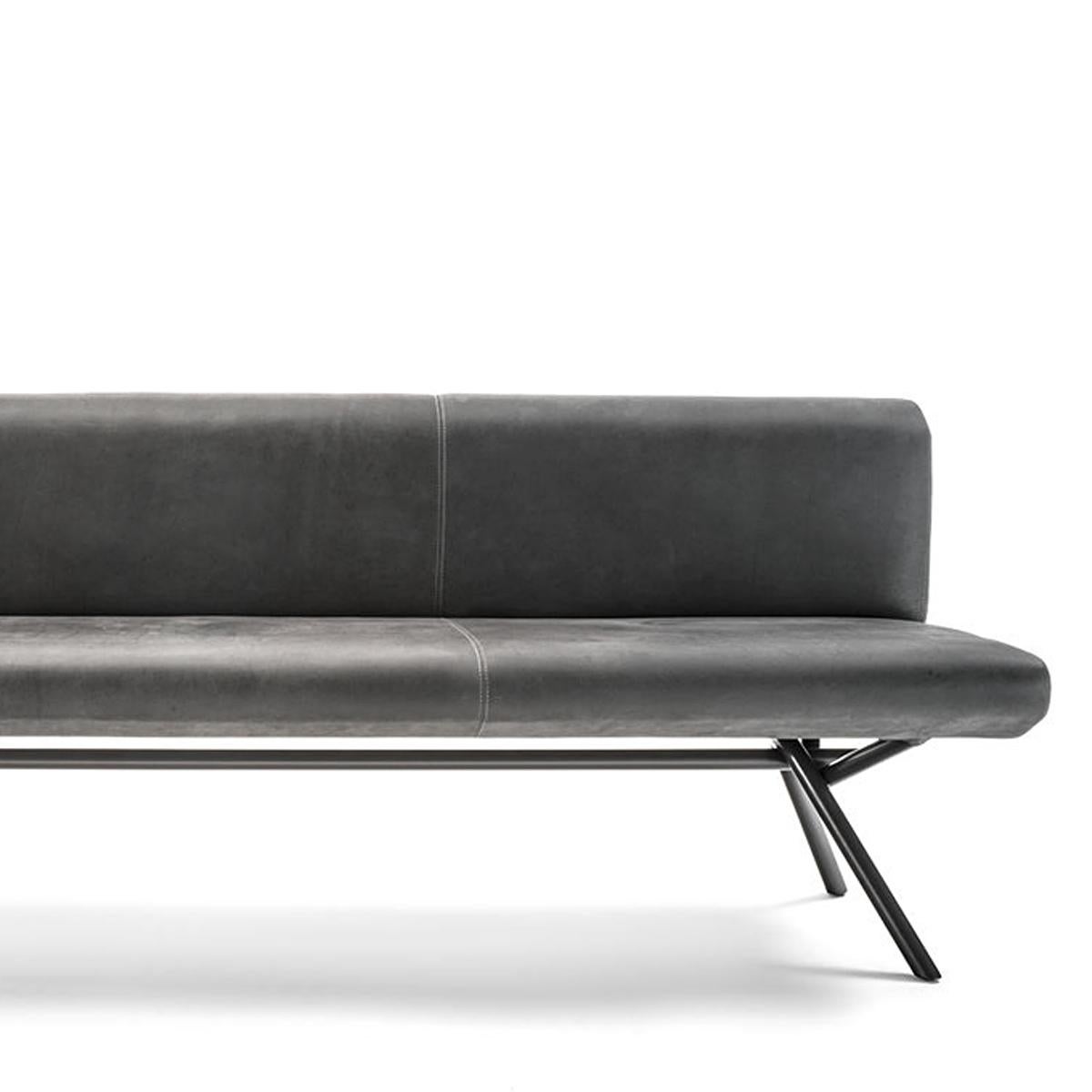 Banc en cuir gris Neuf - En vente à Paris, FR