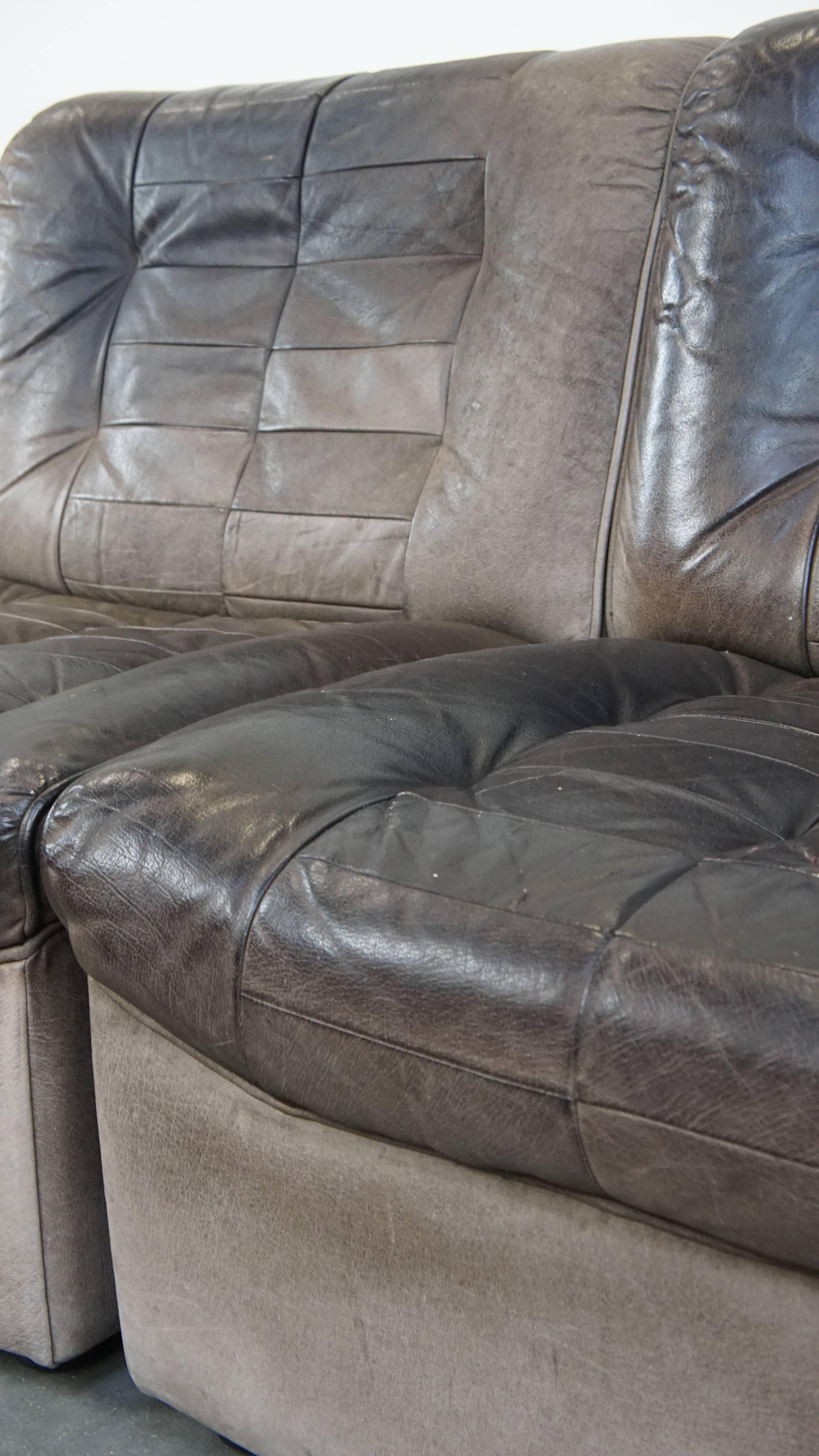 Canapé design en cuir gris 2 éléments + pouf en vente 5