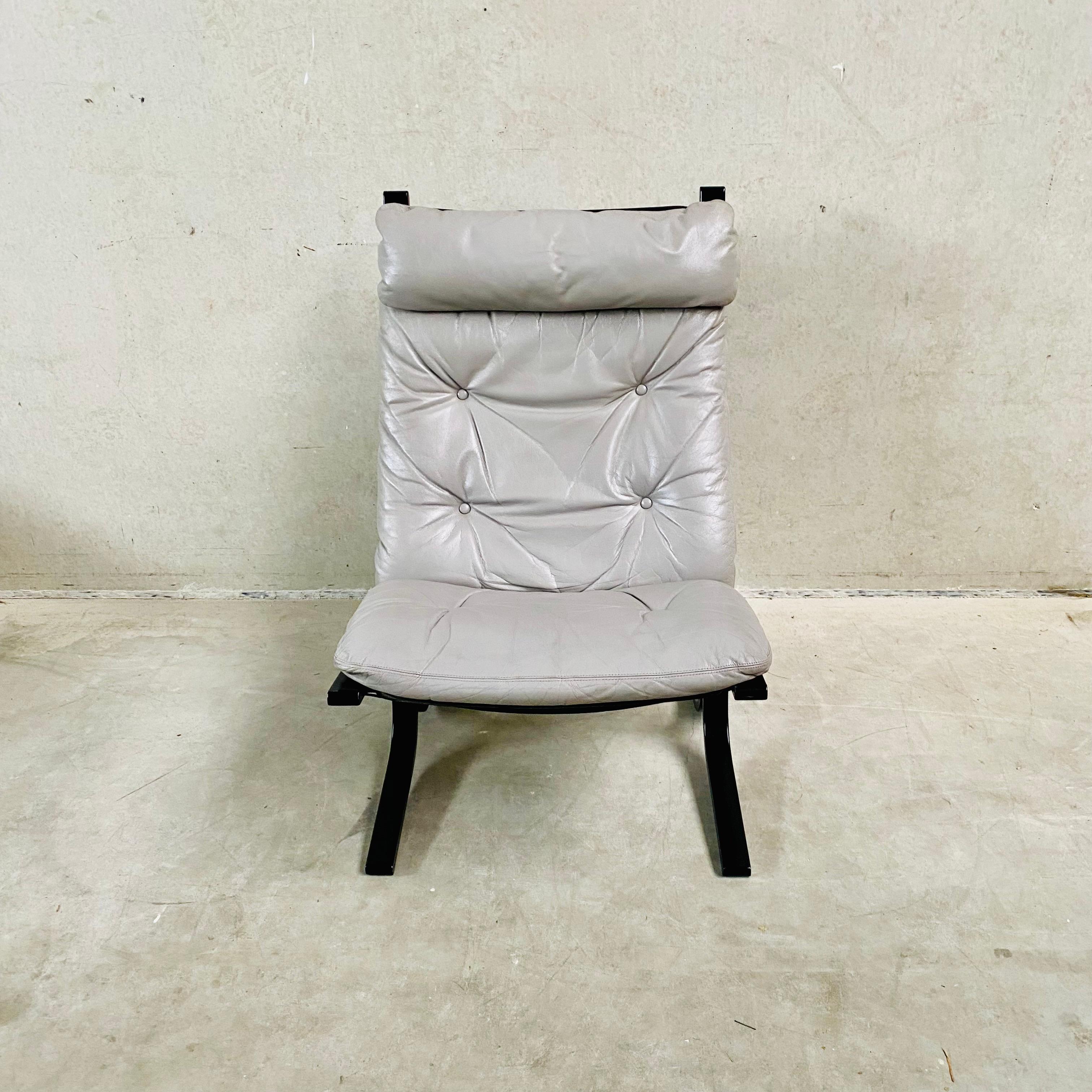 Fauteuil de salon en cuir gris par Ingmar Relling pour Westnofa, Norvège, années 1960 en vente 1