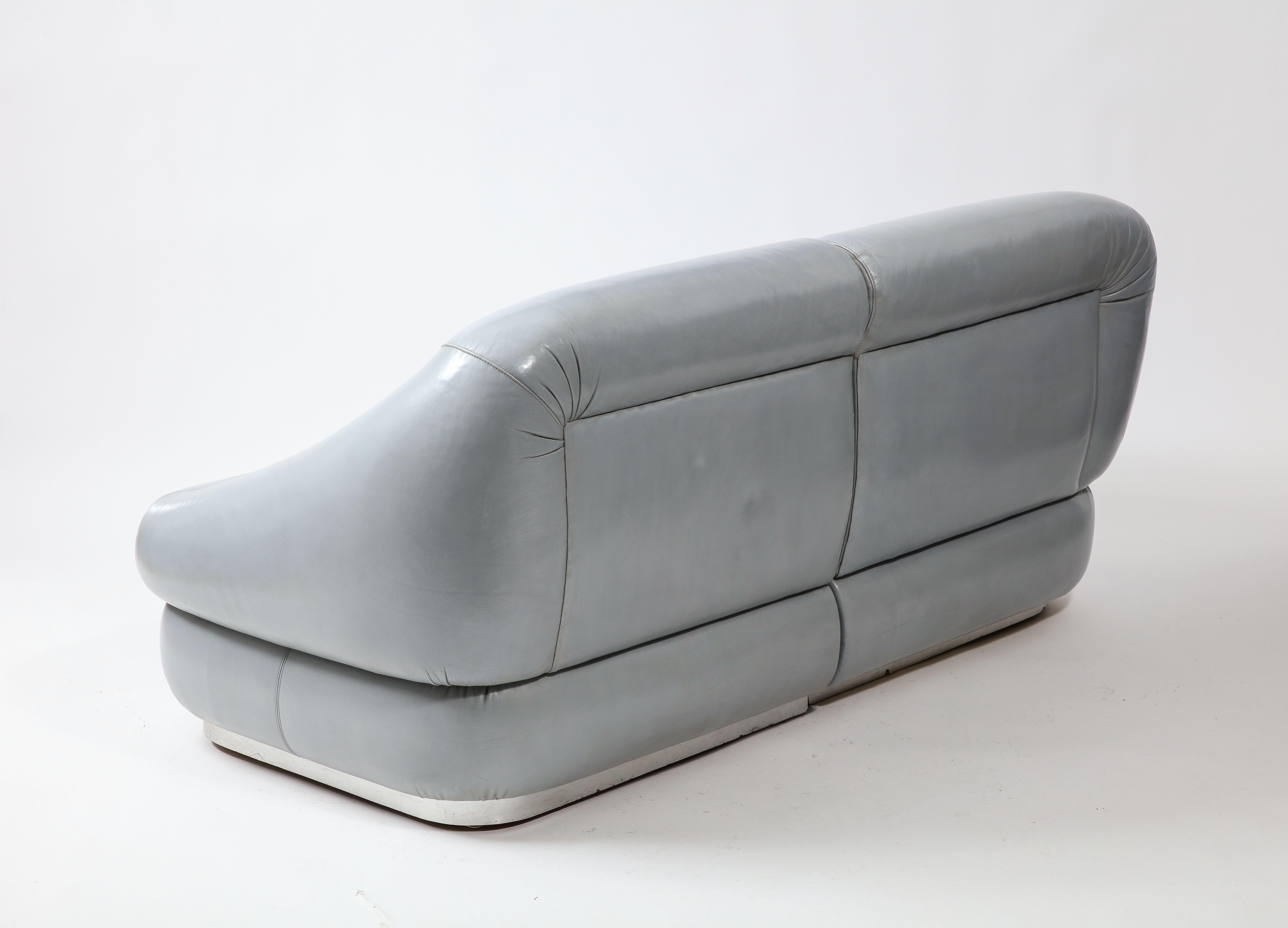 Cantu Grey Leather Settee, Italy 1970's For Sale 3