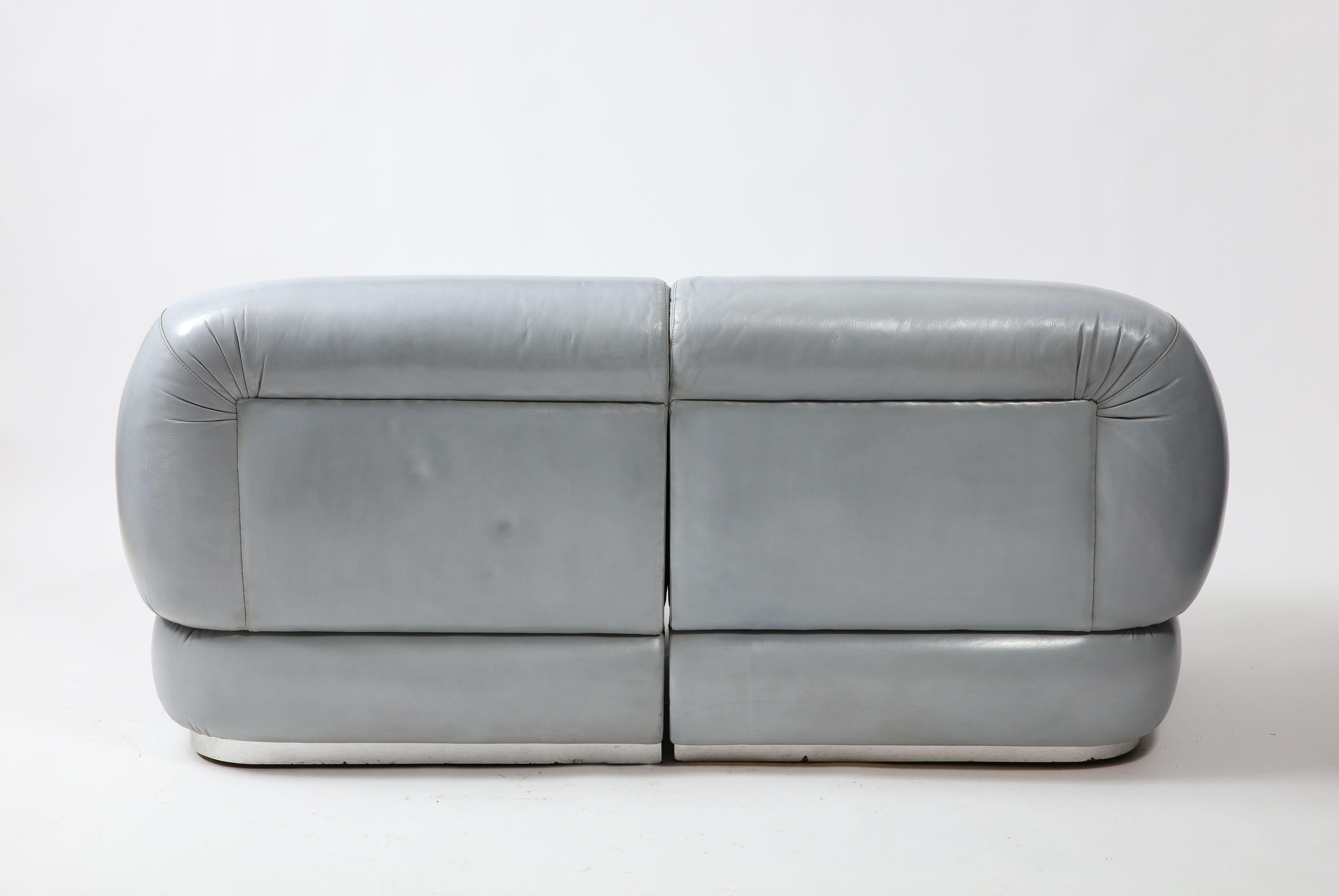 Cantu Grey Leather Settee, Italy 1970's For Sale 4