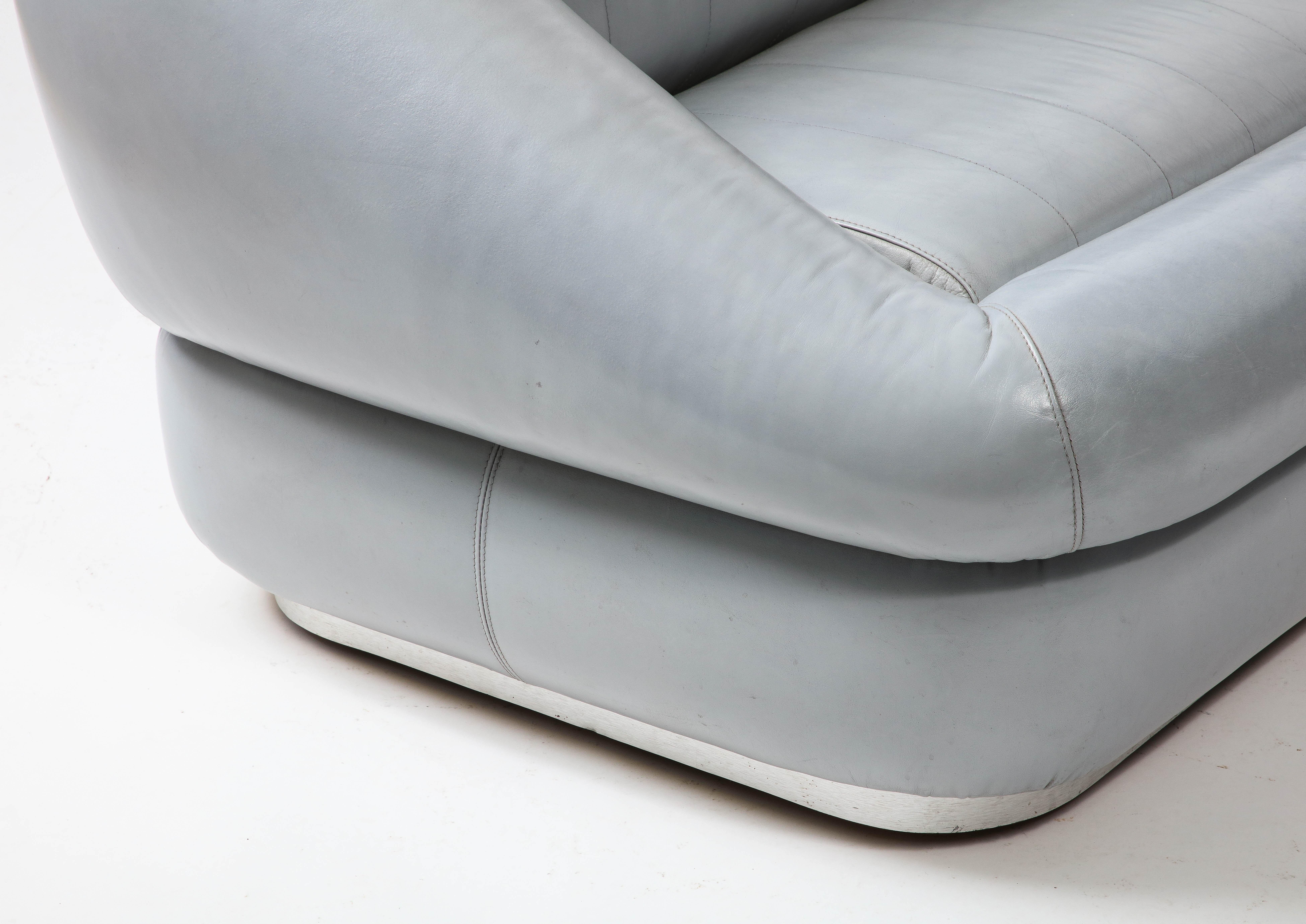 Cantu Grey Leather Settee, Italy 1970's For Sale 8