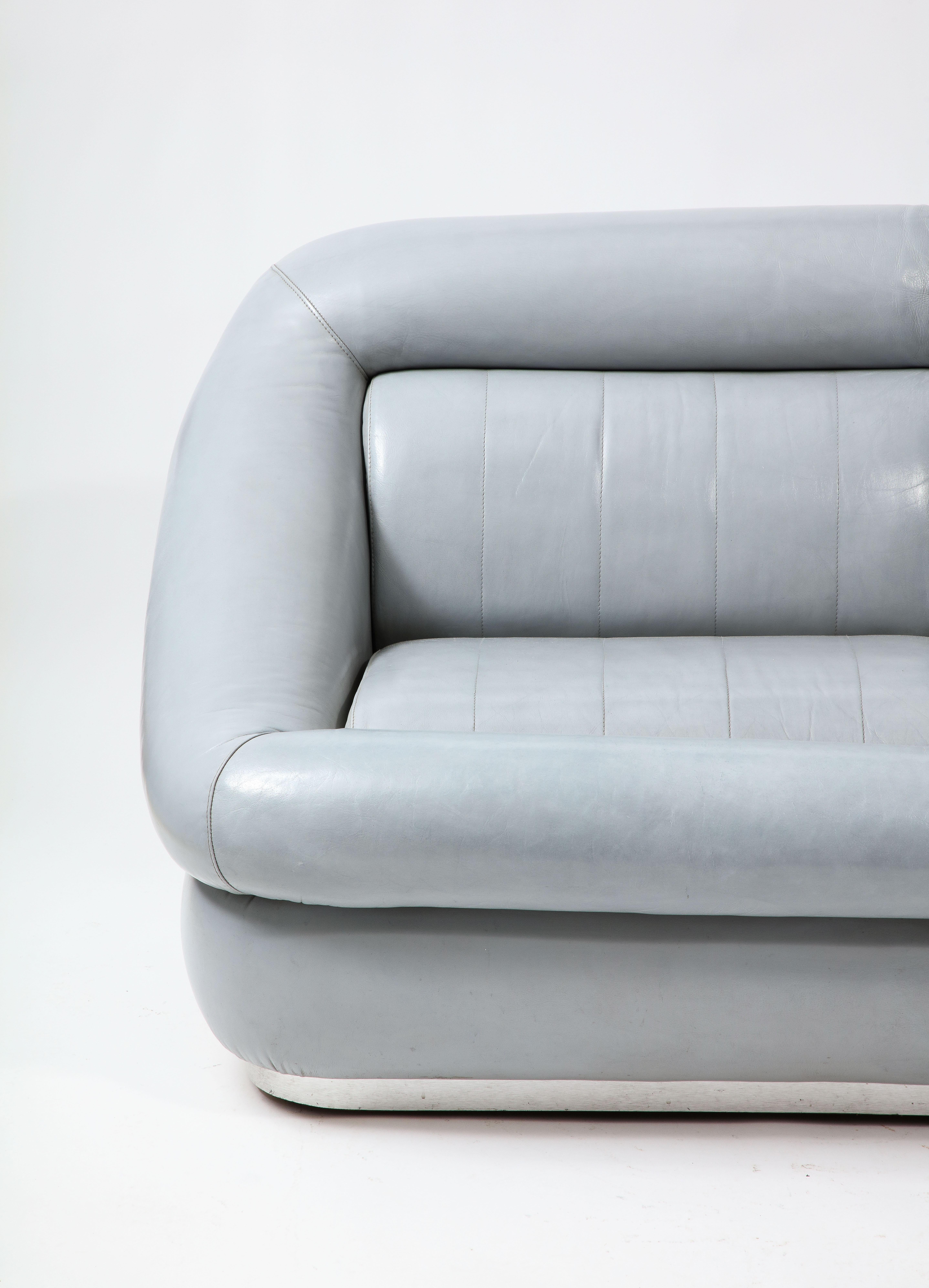 Mid-Century Modern Cantu Grey Leather Settee, Italy 1970's For Sale