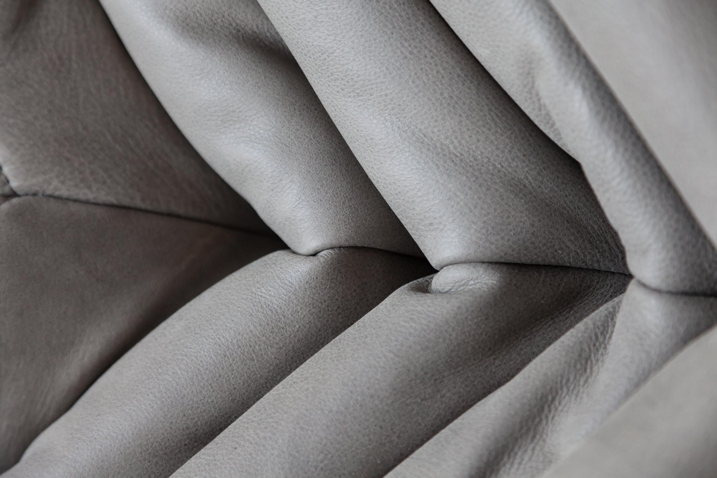 Grey Leather Togo Sofa Set by Michel Ducaroy for Ligne Roset, Set of Five im Angebot 10