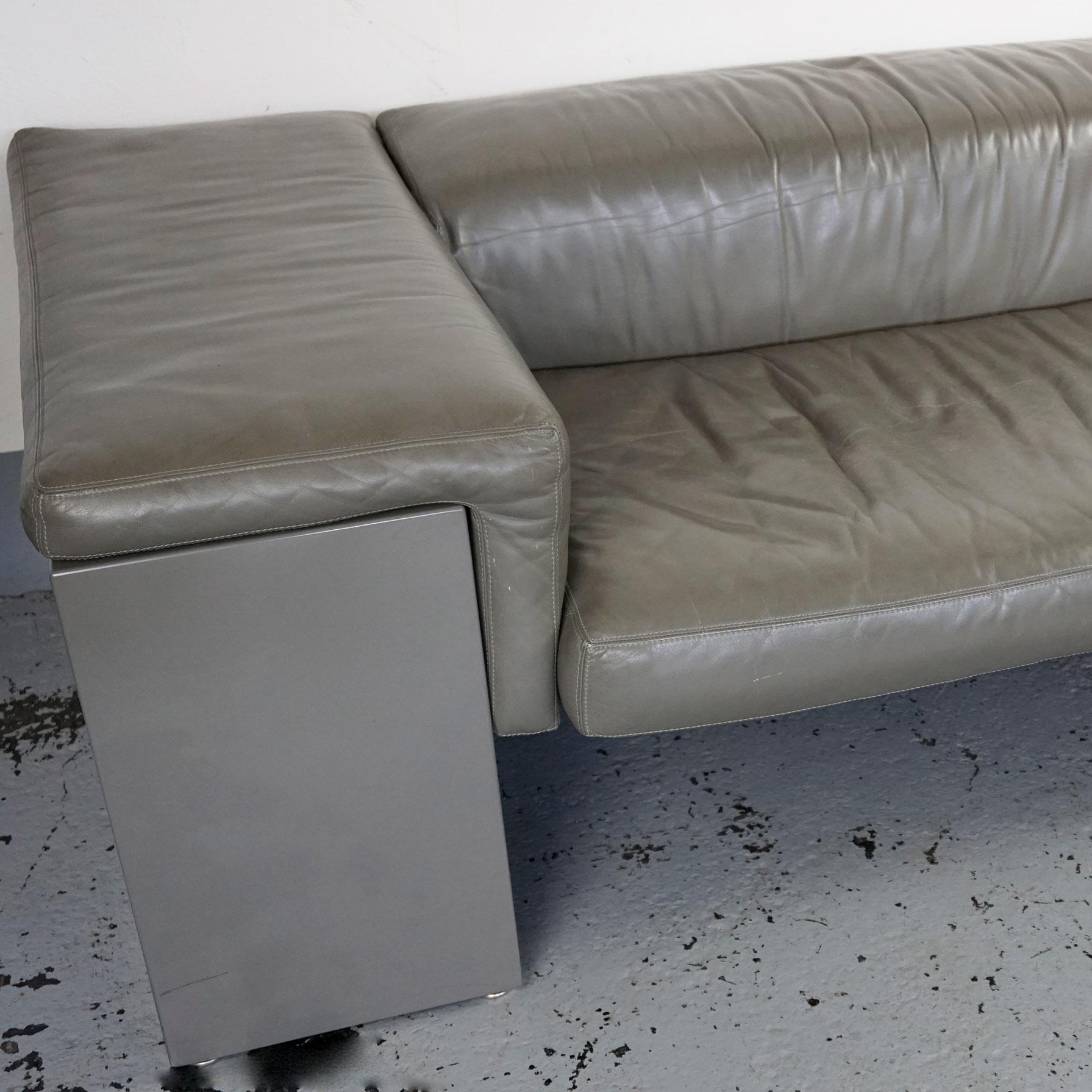 Fin du 20e siècle Canapé deux places en cuir gris Brigadier de Cini Boeri pour Knoll