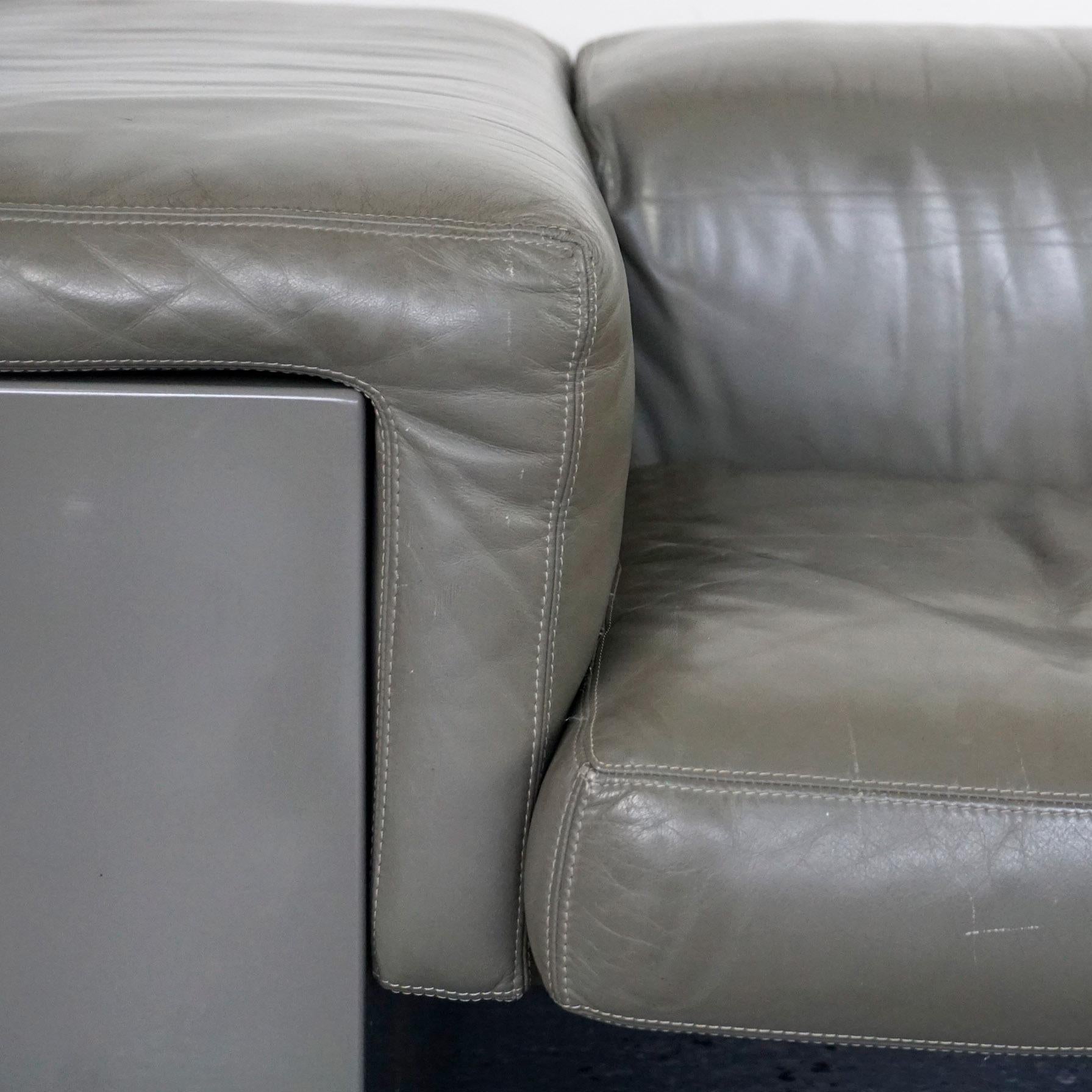 Cuir Canapé deux places en cuir gris Brigadier de Cini Boeri pour Knoll
