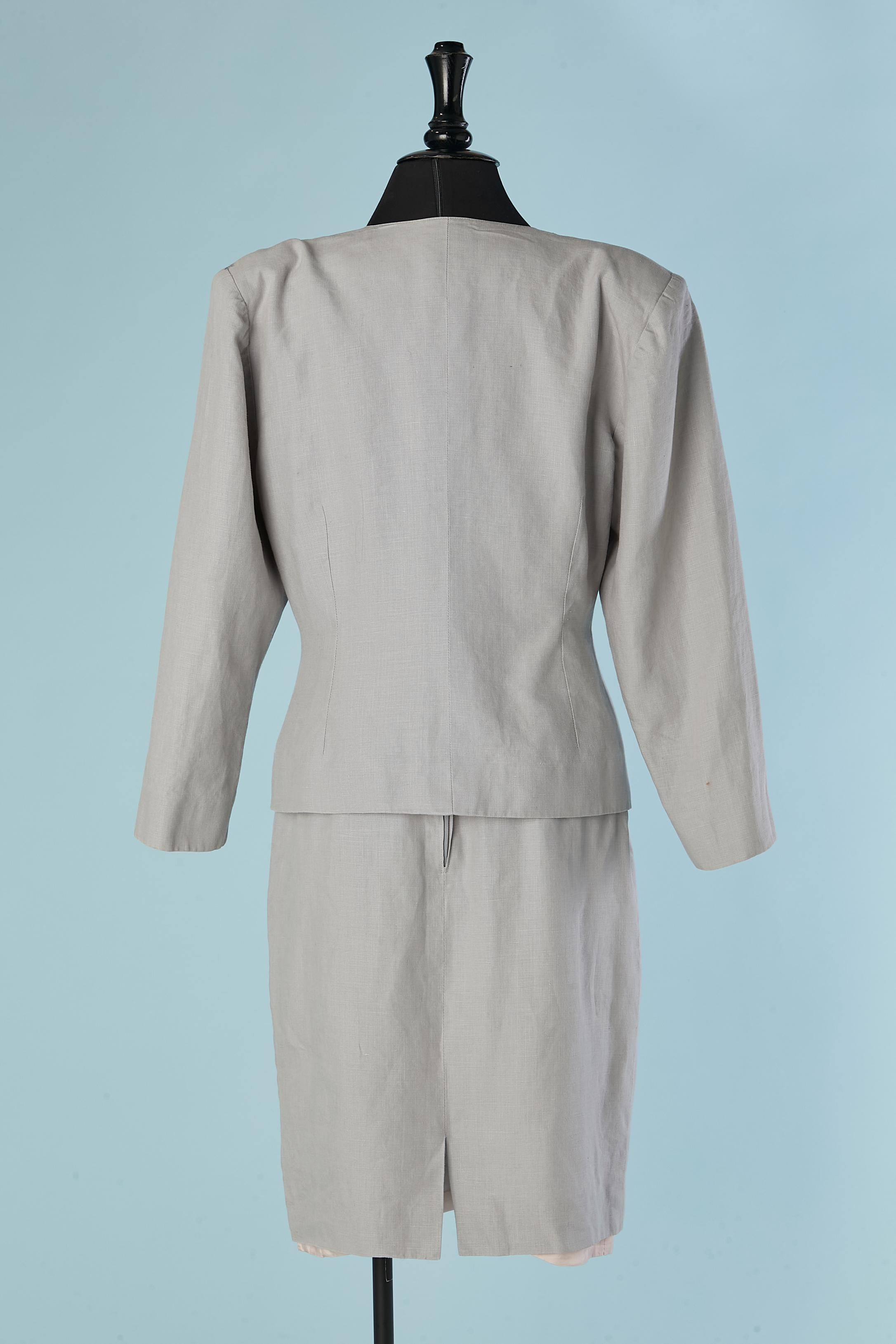 Traje de falda de lino gris con aplique de flores EMMANUELLE KHANH en venta 1