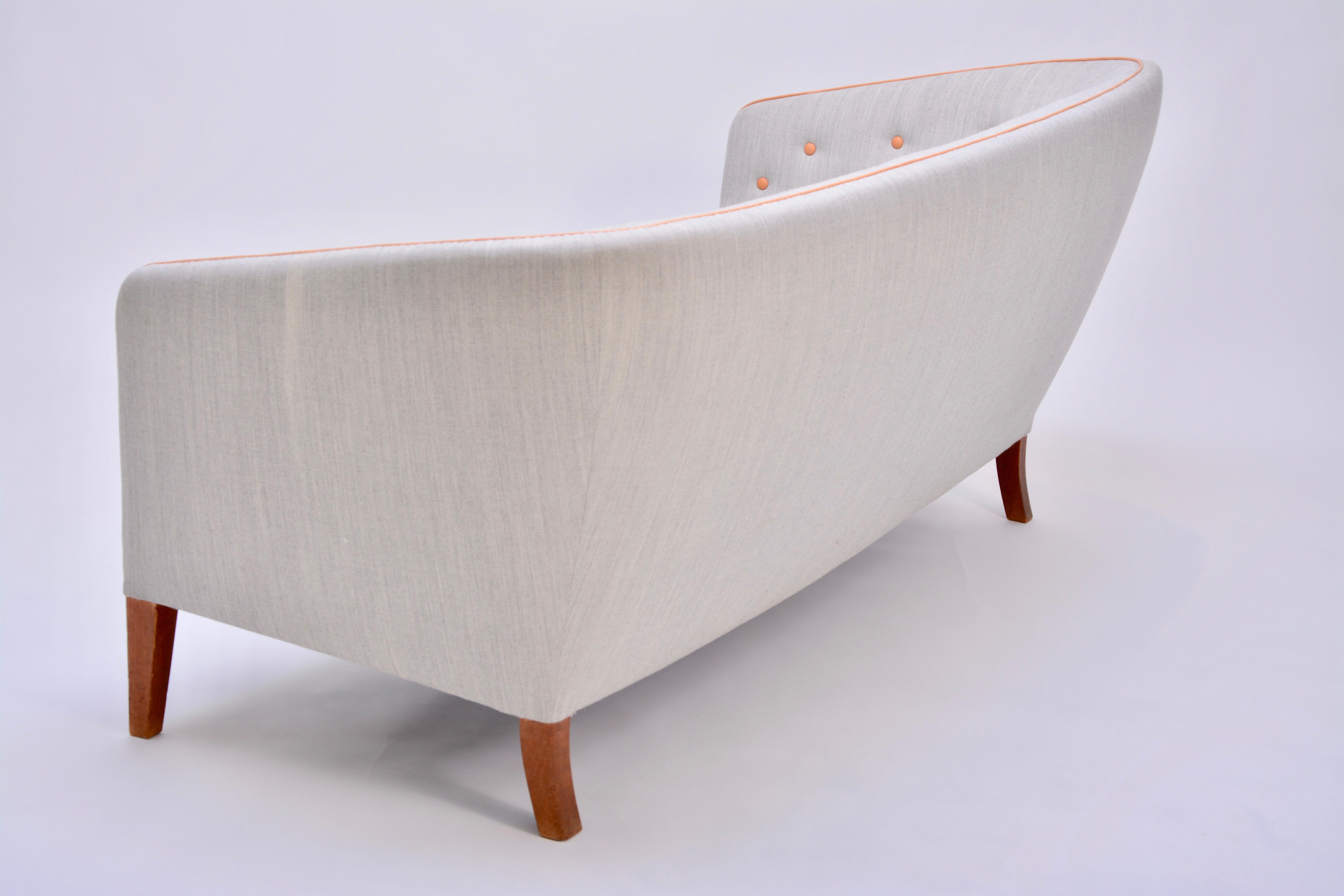 Grey Danish Mid-Century Modern three-seat sofa by Ludvig Pontoppidan  4