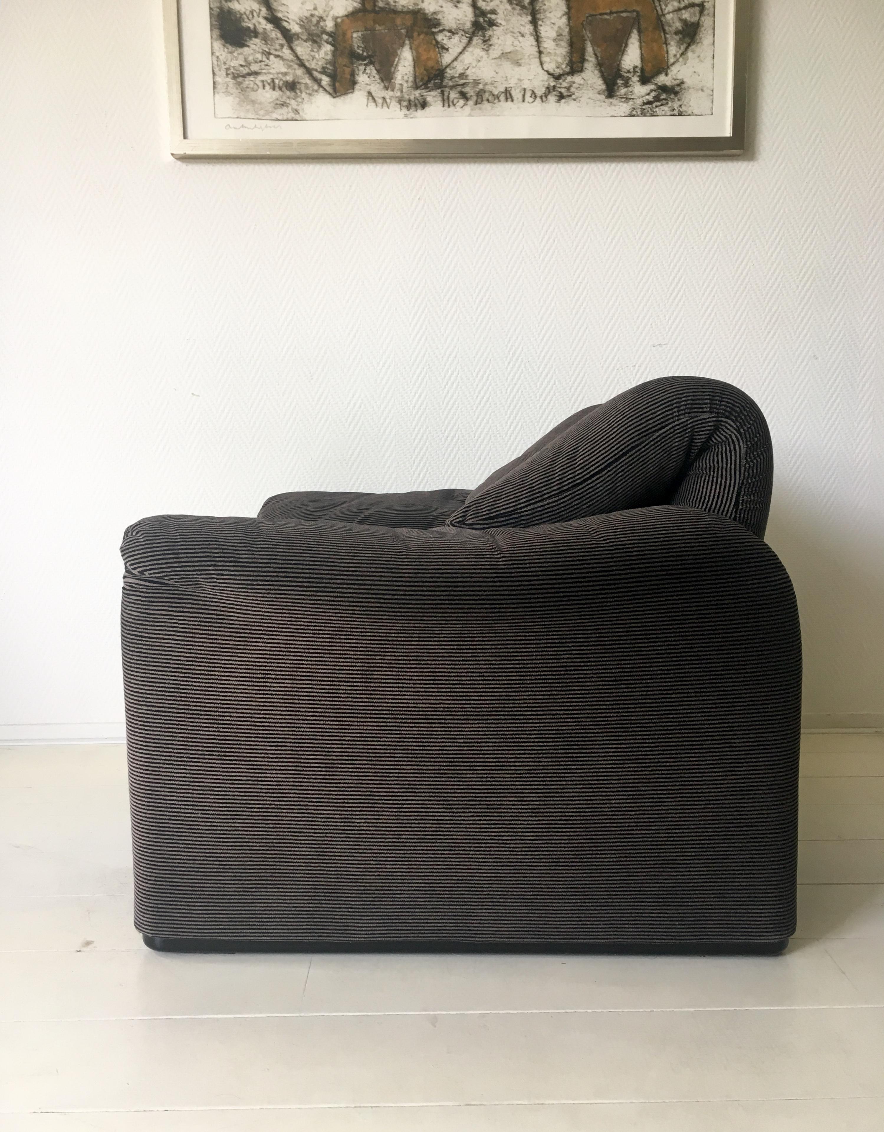 Grey Maralunga Armchair by Vico Magistretti for Cassina, 1970s In Good Condition In Schagen, NL