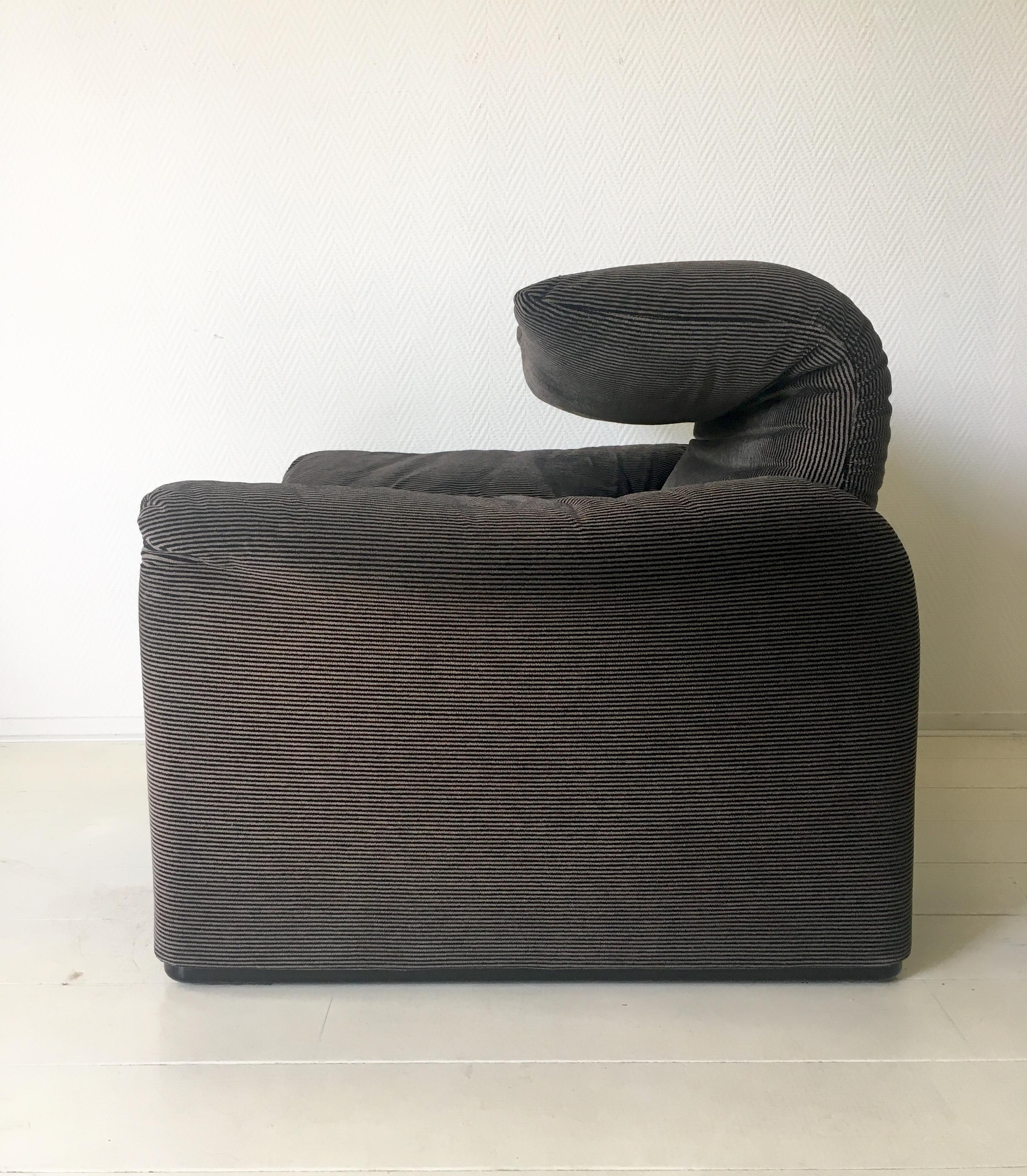 Late 20th Century Grey Maralunga Armchair by Vico Magistretti for Cassina, 1970s
