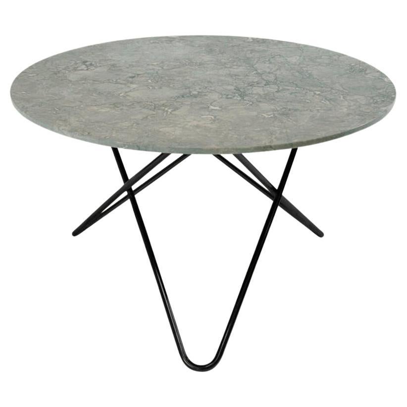 Grande table O en marbre gris et acier noir d'OxDenmarq