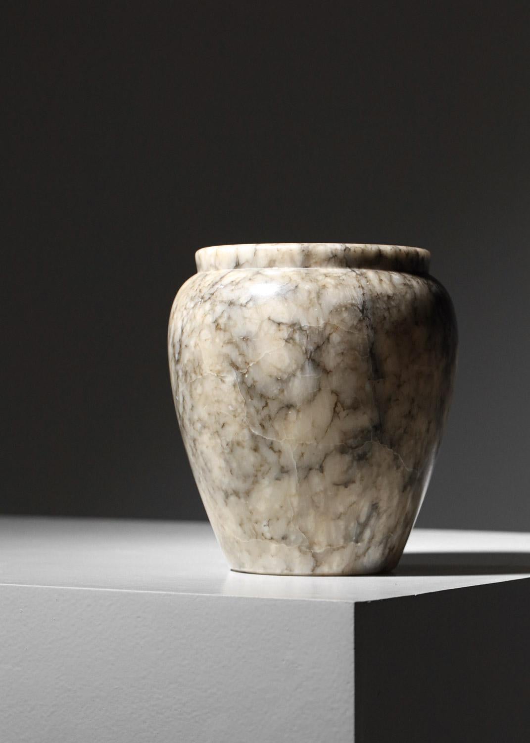 Vase aus grauem Marmor Französisch 40er Jahre (Mitte des 20. Jahrhunderts)