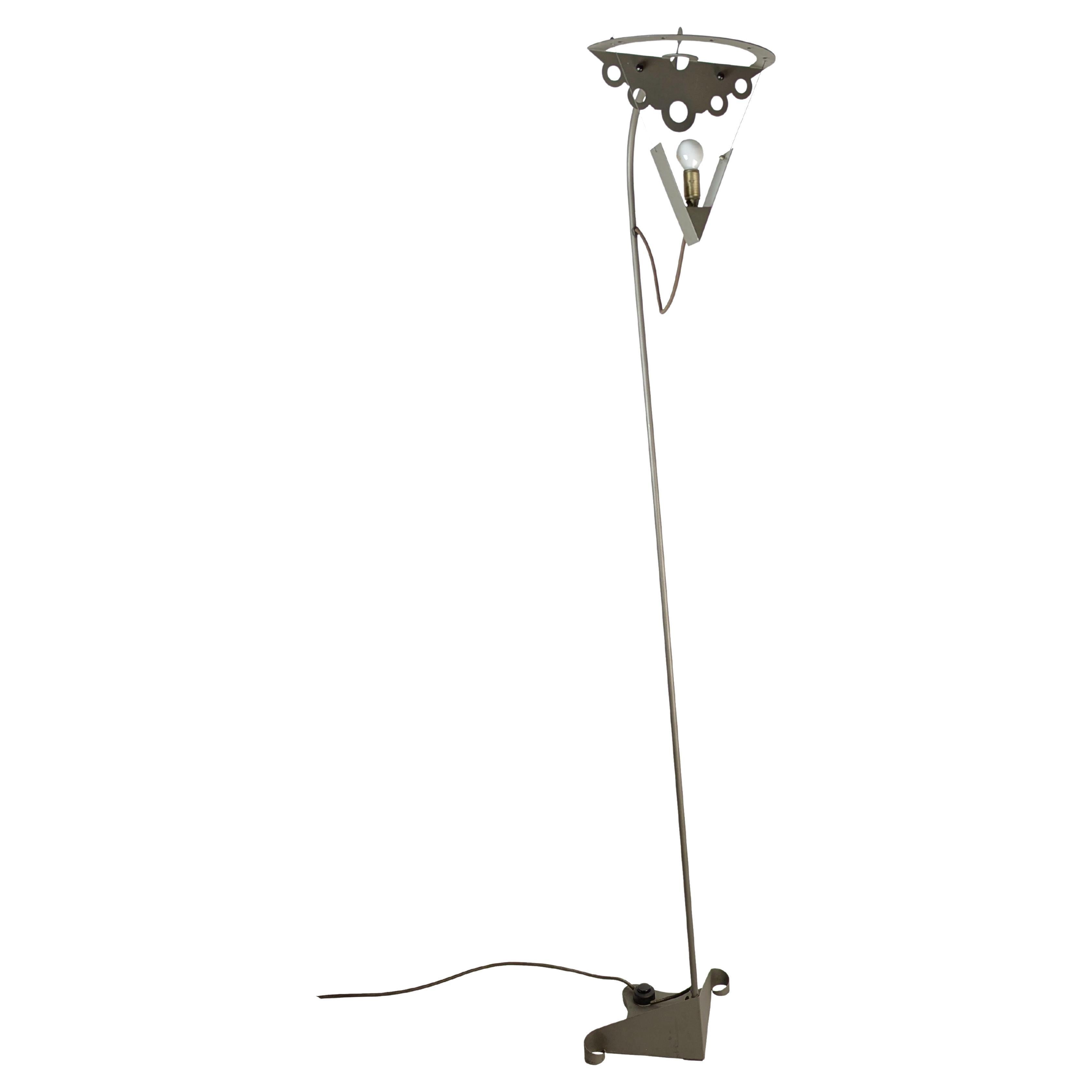 lampadaire post modernity en métal gris des années 1980-90 dans le style de A. Mendini en vente