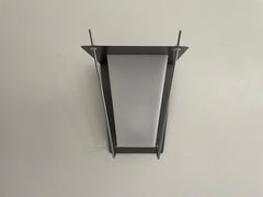 Applique d'extérieur industrielle simple en métal gris et plexiglas blanc, années 1960, Allemagne