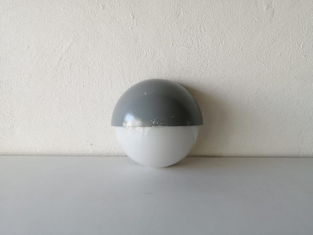 Métal Applique simple en métal gris et verre rond blanc de BEGA, années 1960, Allemagne en vente