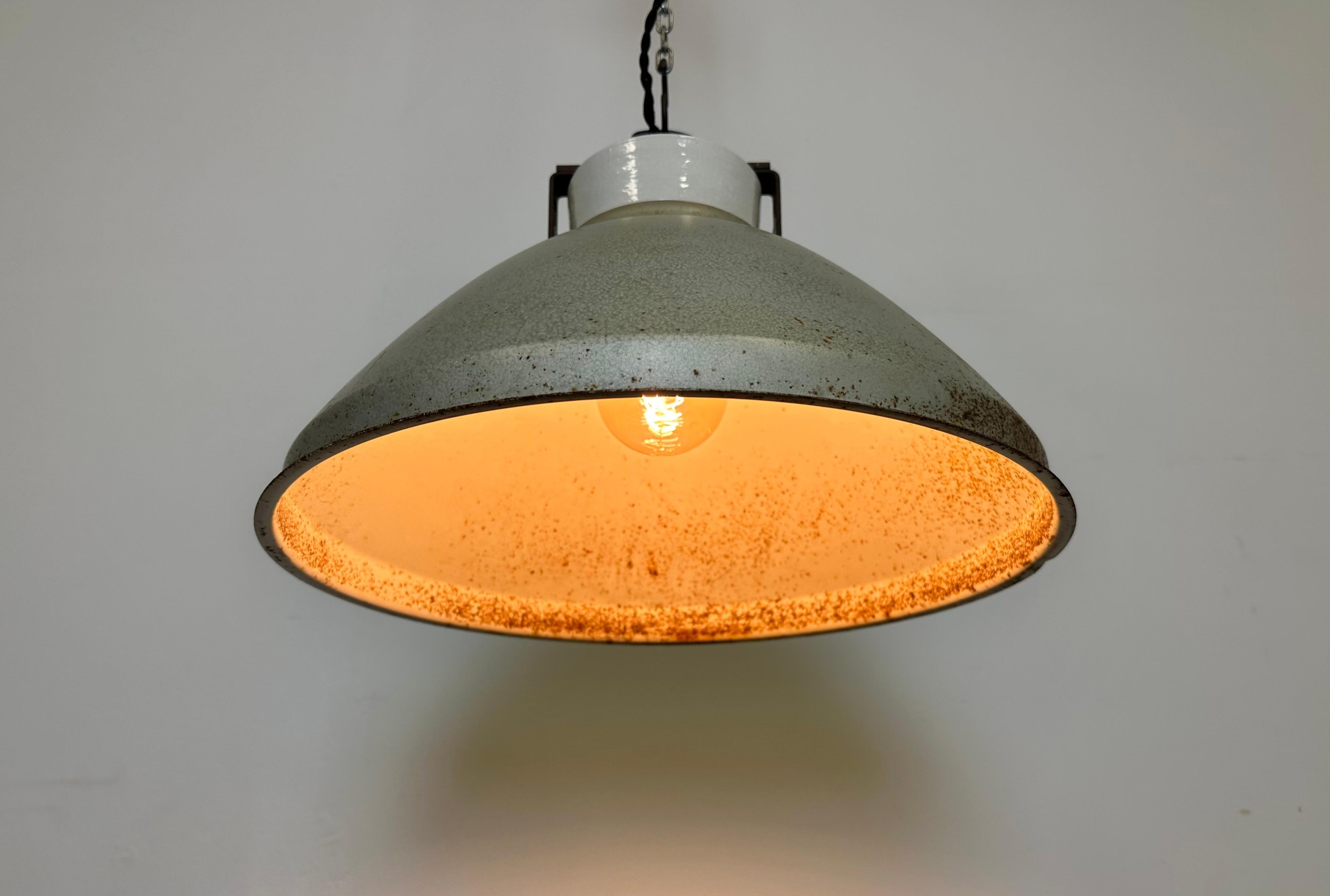 Grey Metal Industrial Factory Hanging Lamp, 1960s For Sale 4