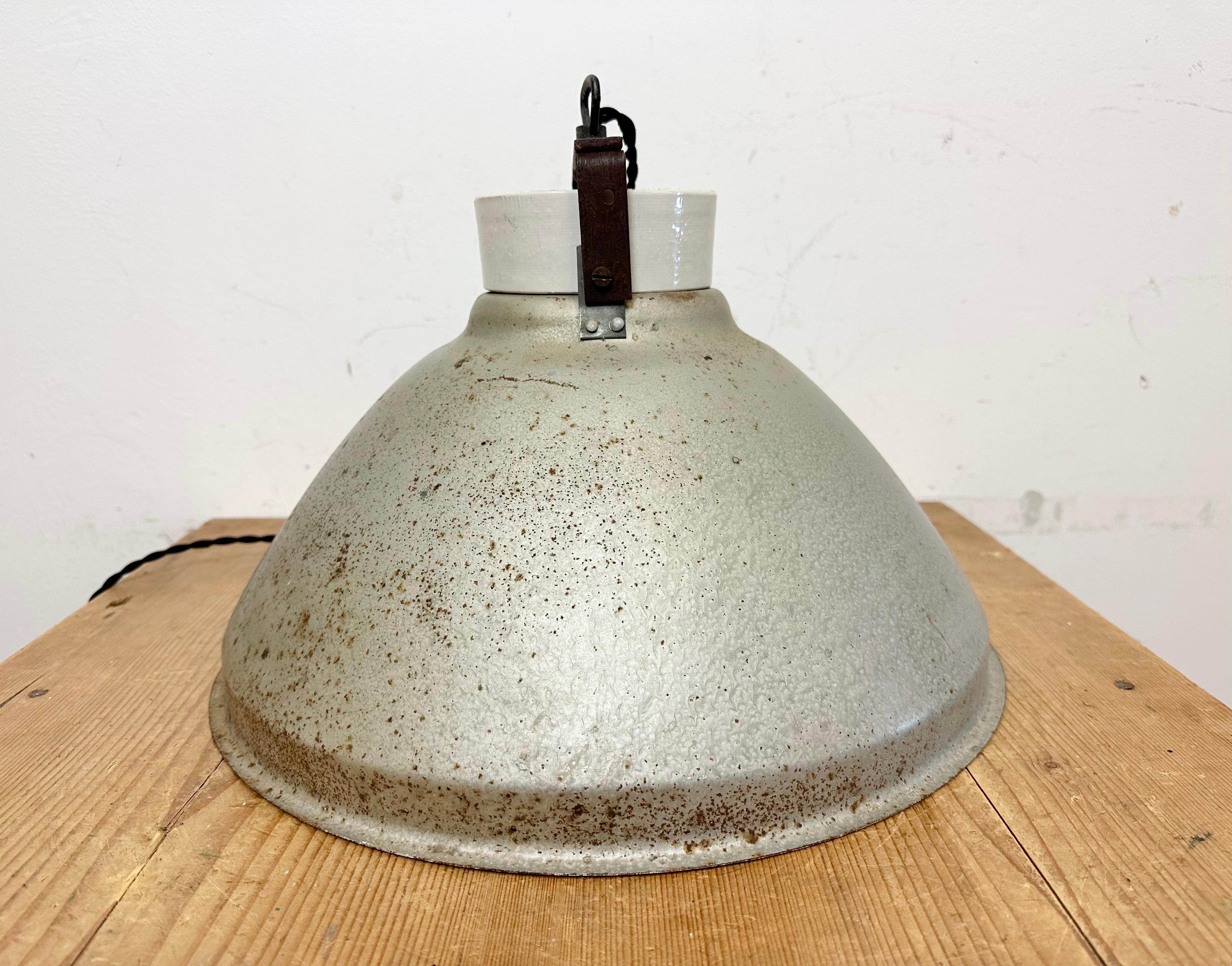 Grey Metal Industrial Factory Hanging Lamp, 1960s For Sale 7