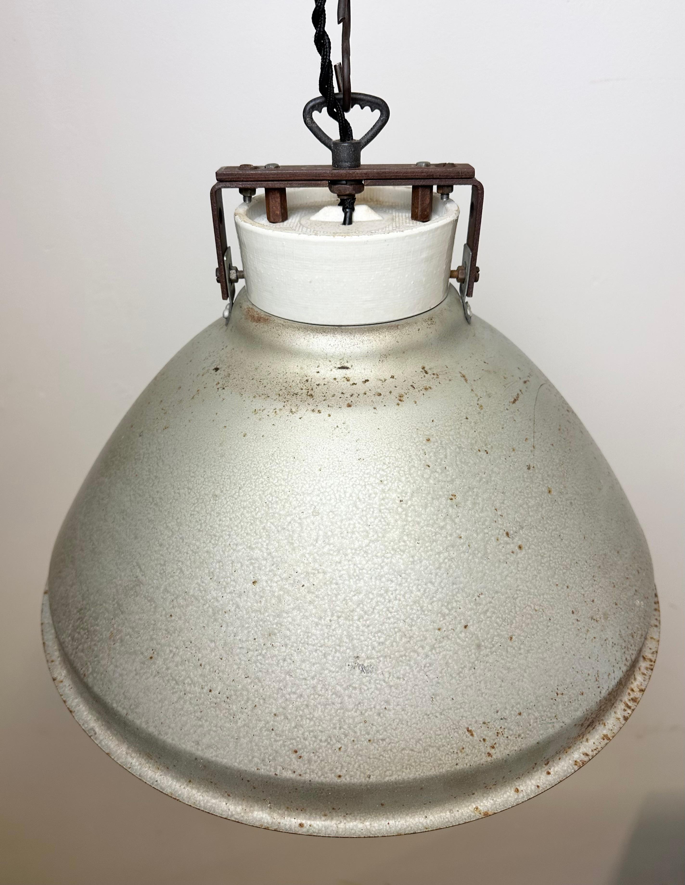 Grey Metal Industrial Factory Hanging Lamp, 1960s For Sale 1