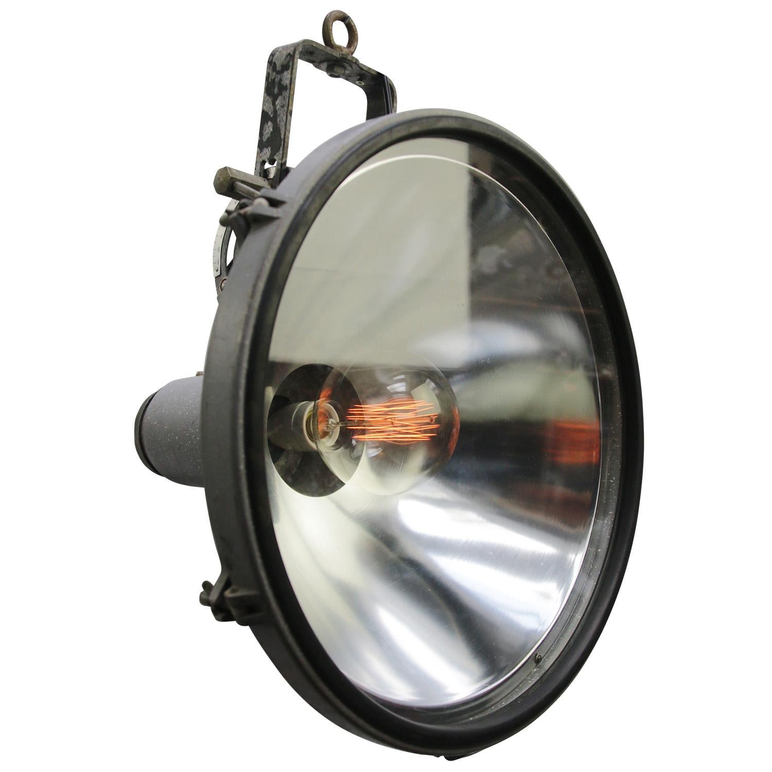 Industrial hanging Light Spot by Philips, The Netherlands.
Cast aluminium with clear glass. 

Weight: 9.10 kg / 20.1 lb

Priced per individual item. All lamps have been made suitable by international standards for incandescent light bulbs,