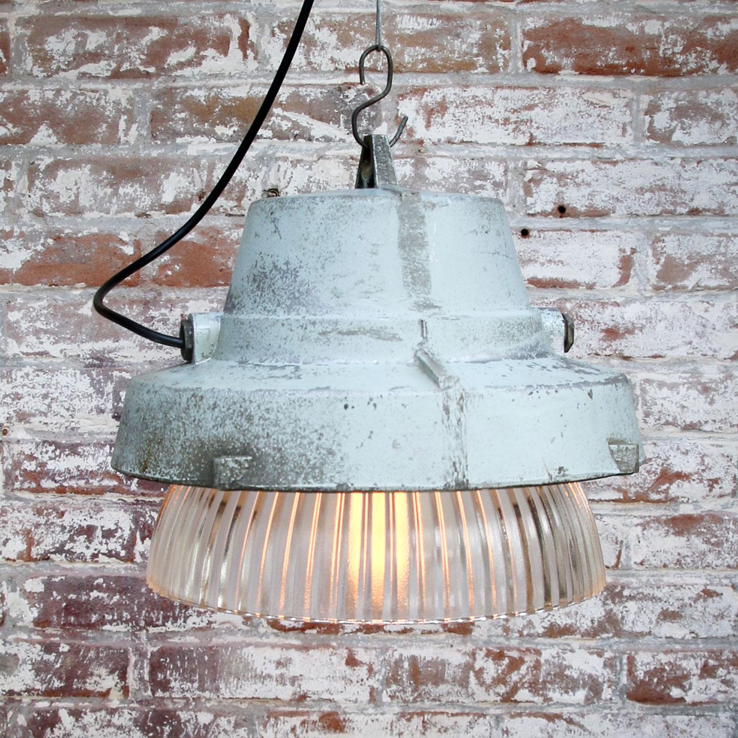 Grey Metal Vintage Industrial Clear Striped Holophane Glass Pendant Lamp In Good Condition In Amsterdam, NL