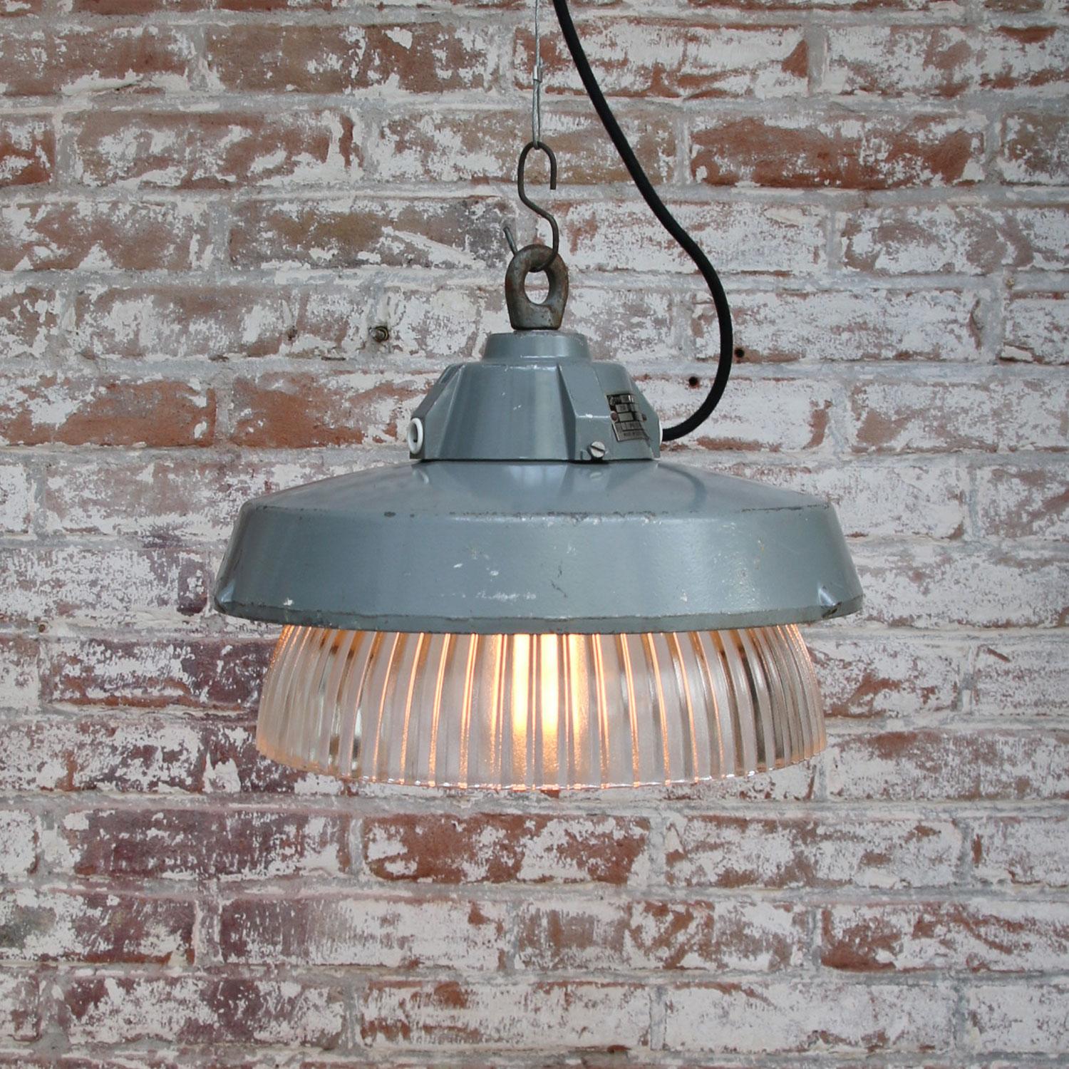 Grey Metal Vintage Industrial Clear Striped Holophane Glass Pendant Lamp In Good Condition In Amsterdam, NL