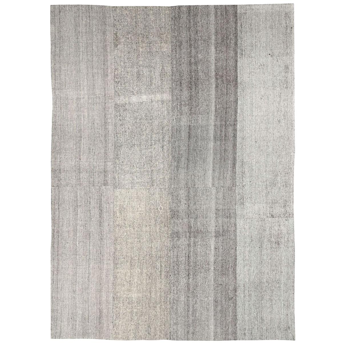 Grey Mid-20th Century Handmade Turkish Flat-Weave Kilim Room Size Carpet For Sale