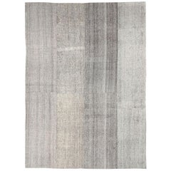 Tapis Kilim gris du milieu du 20e siècle fait main en Turquie, à tissage plat Tapis de chambre