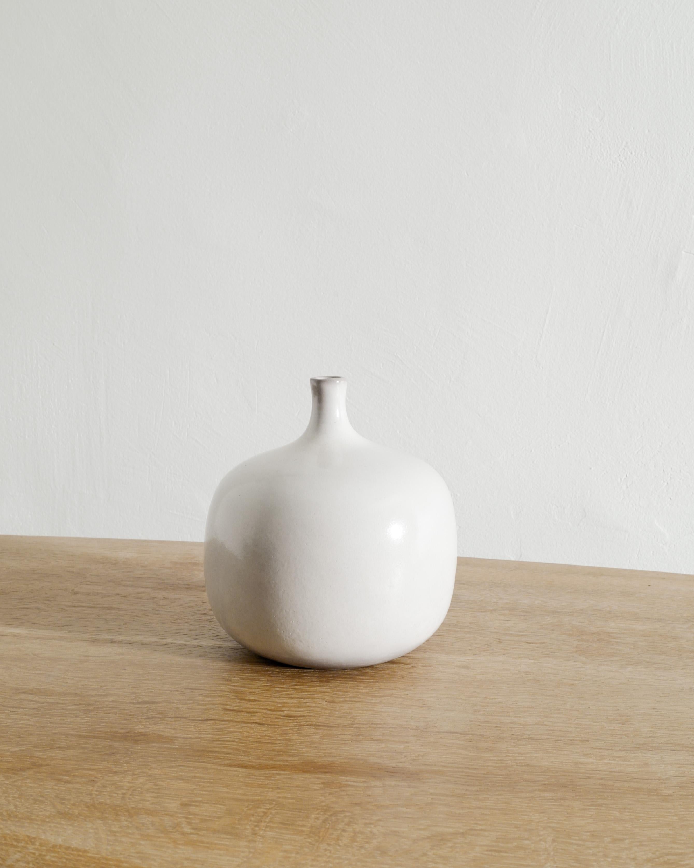 Mid-Century Modern Grand vase à pomme du milieu du siècle dernier de Jacques & Dani Ruelland produit en France dans les années 1960