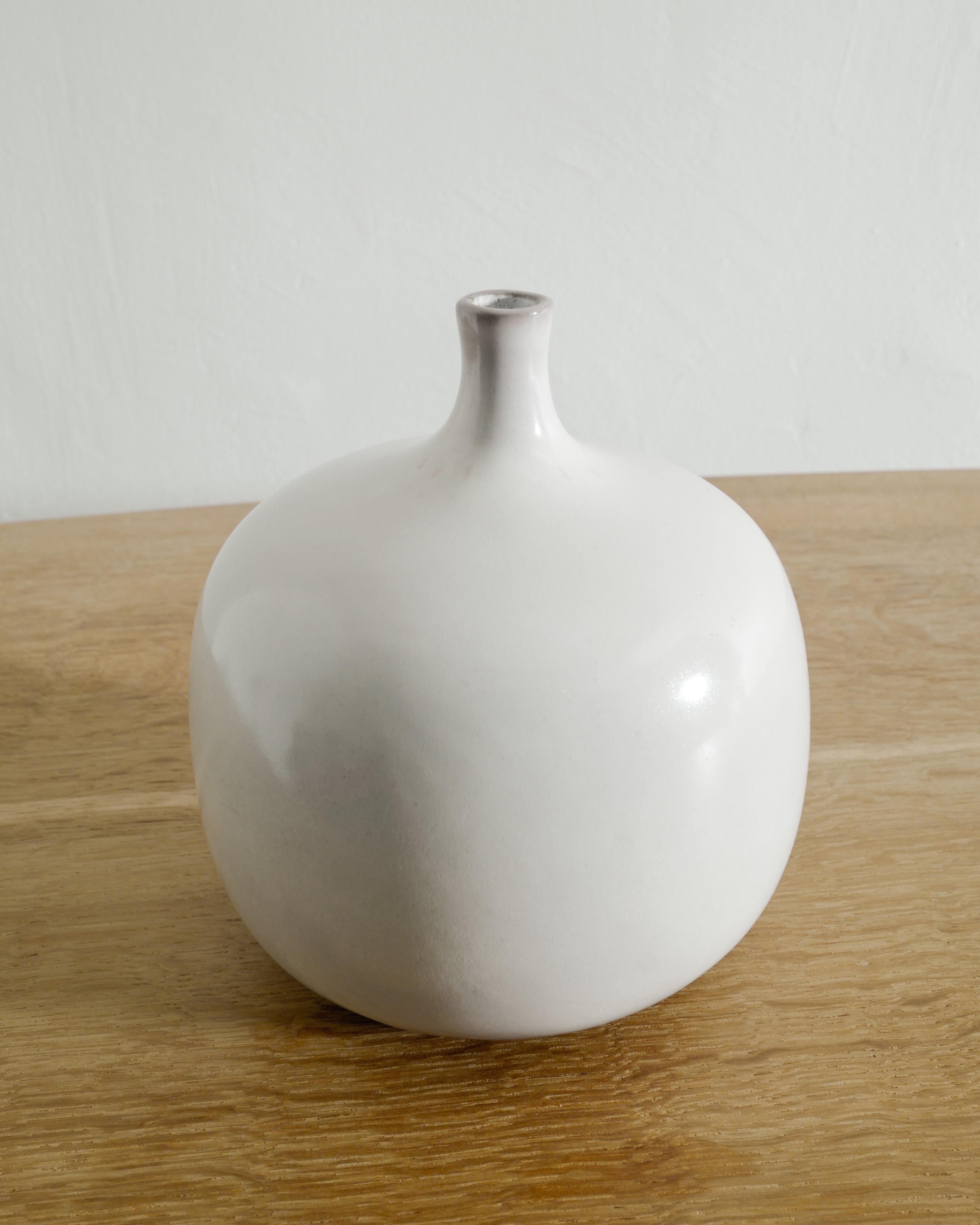 Milieu du XXe siècle Grand vase à pomme du milieu du siècle dernier de Jacques & Dani Ruelland produit en France dans les années 1960