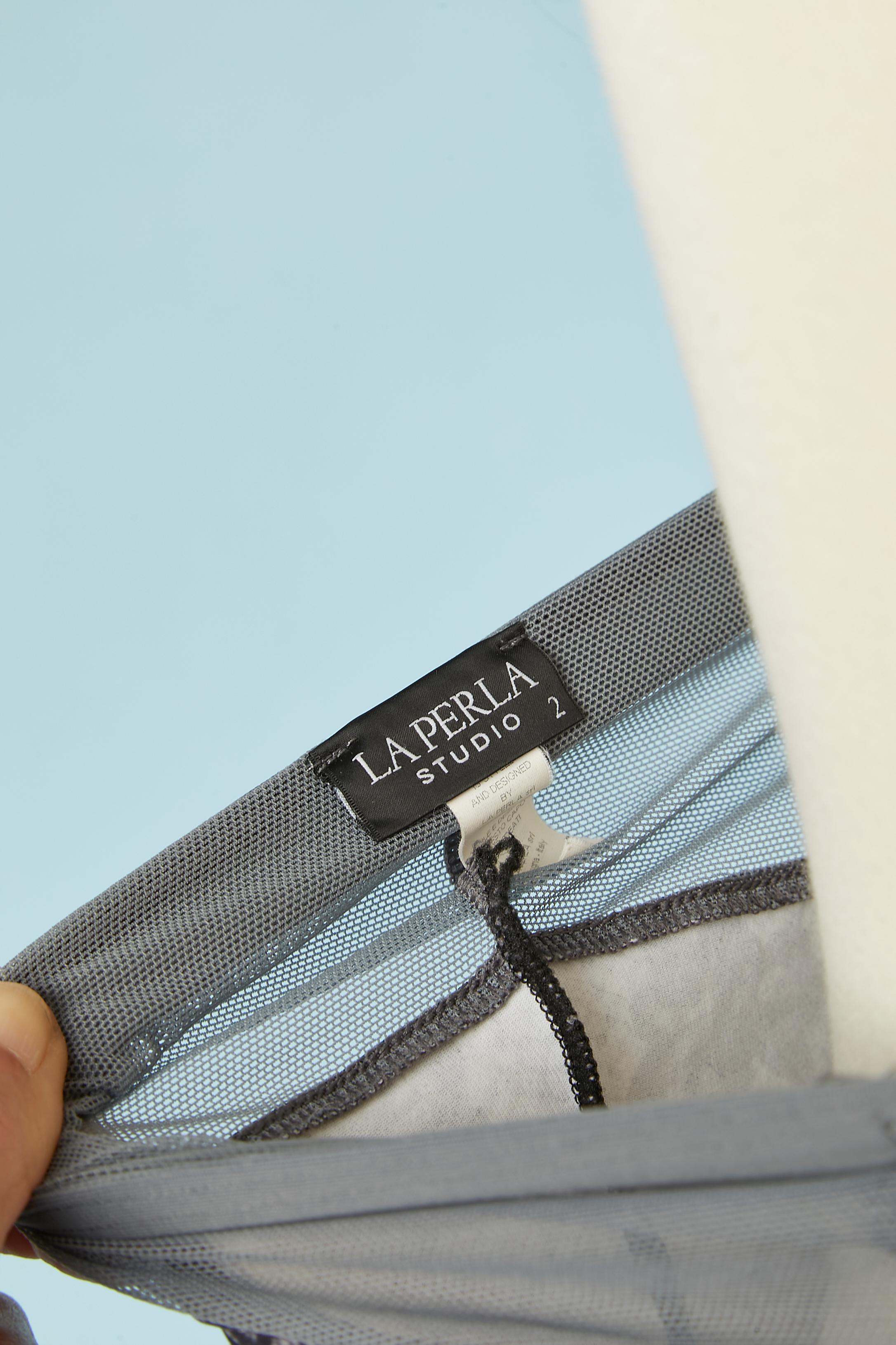 Graues Mini-Slipkleid mit schwarzem Spitzendruck von La Perla Studio 2  Damen im Angebot