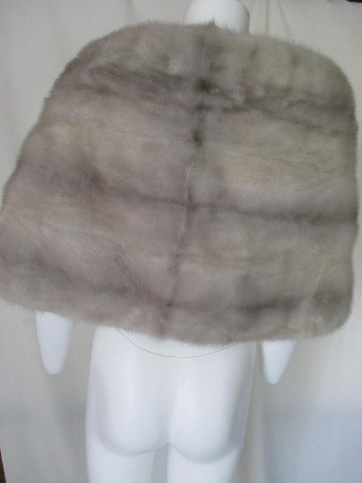 grey fur stole